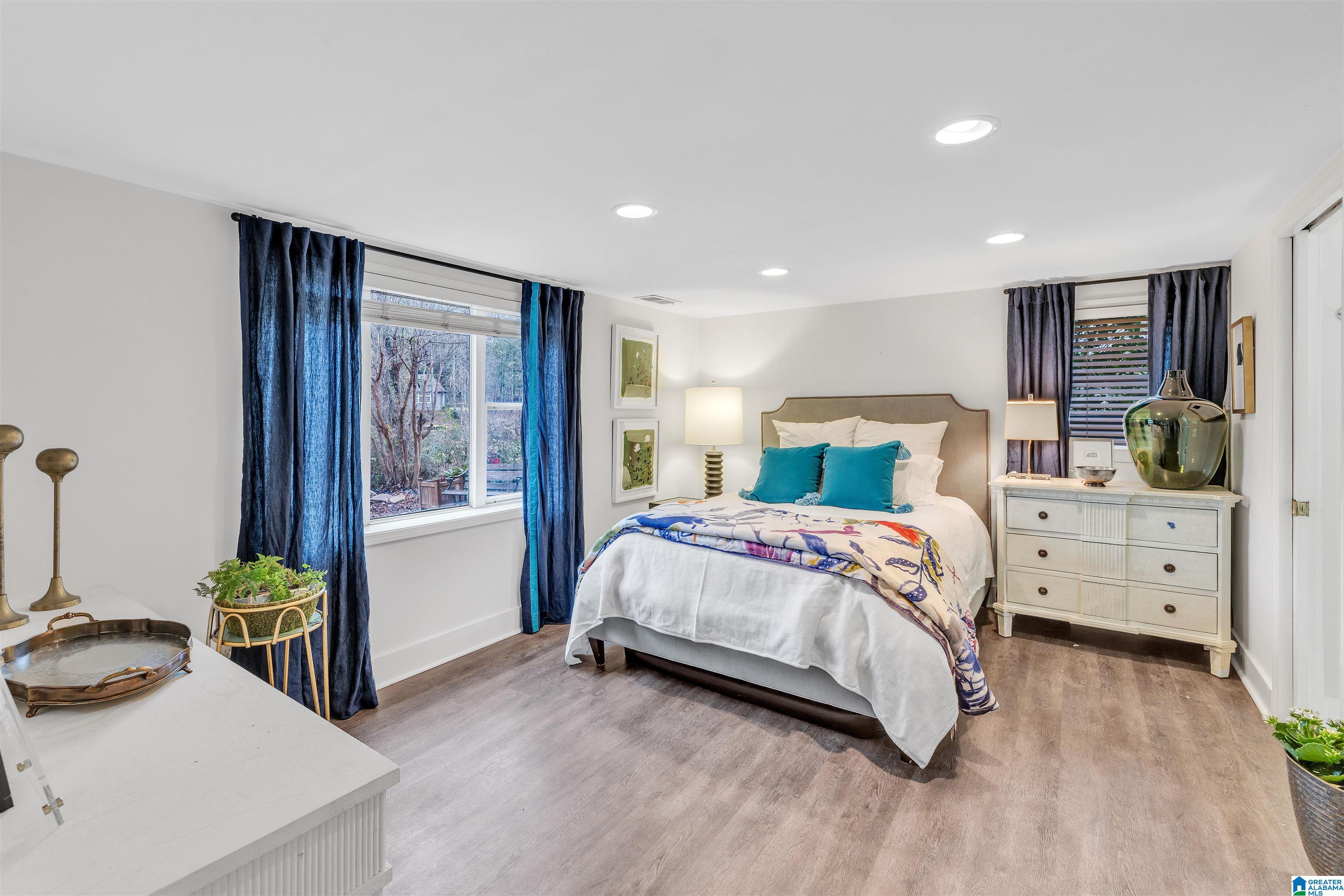 2125 VESTAVIA LAKE DRIVE