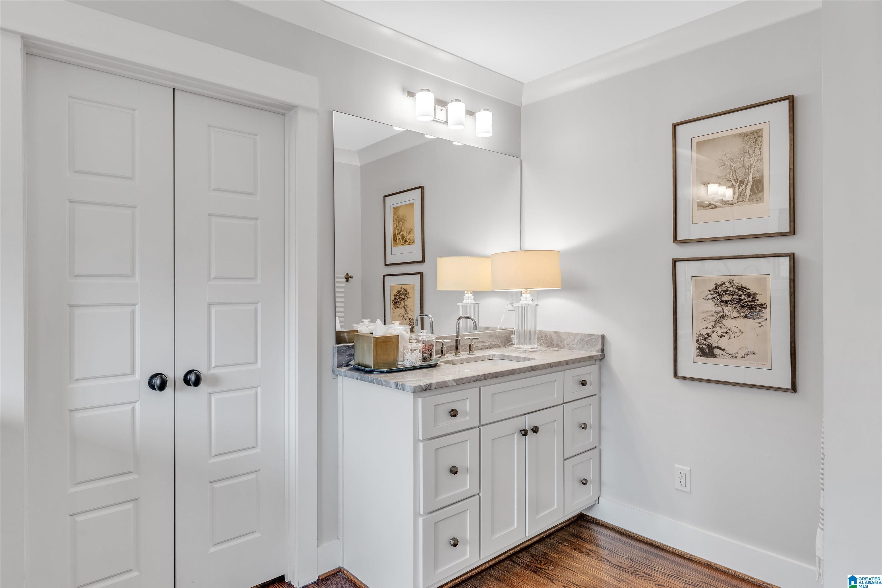 2125 VESTAVIA LAKE DRIVE