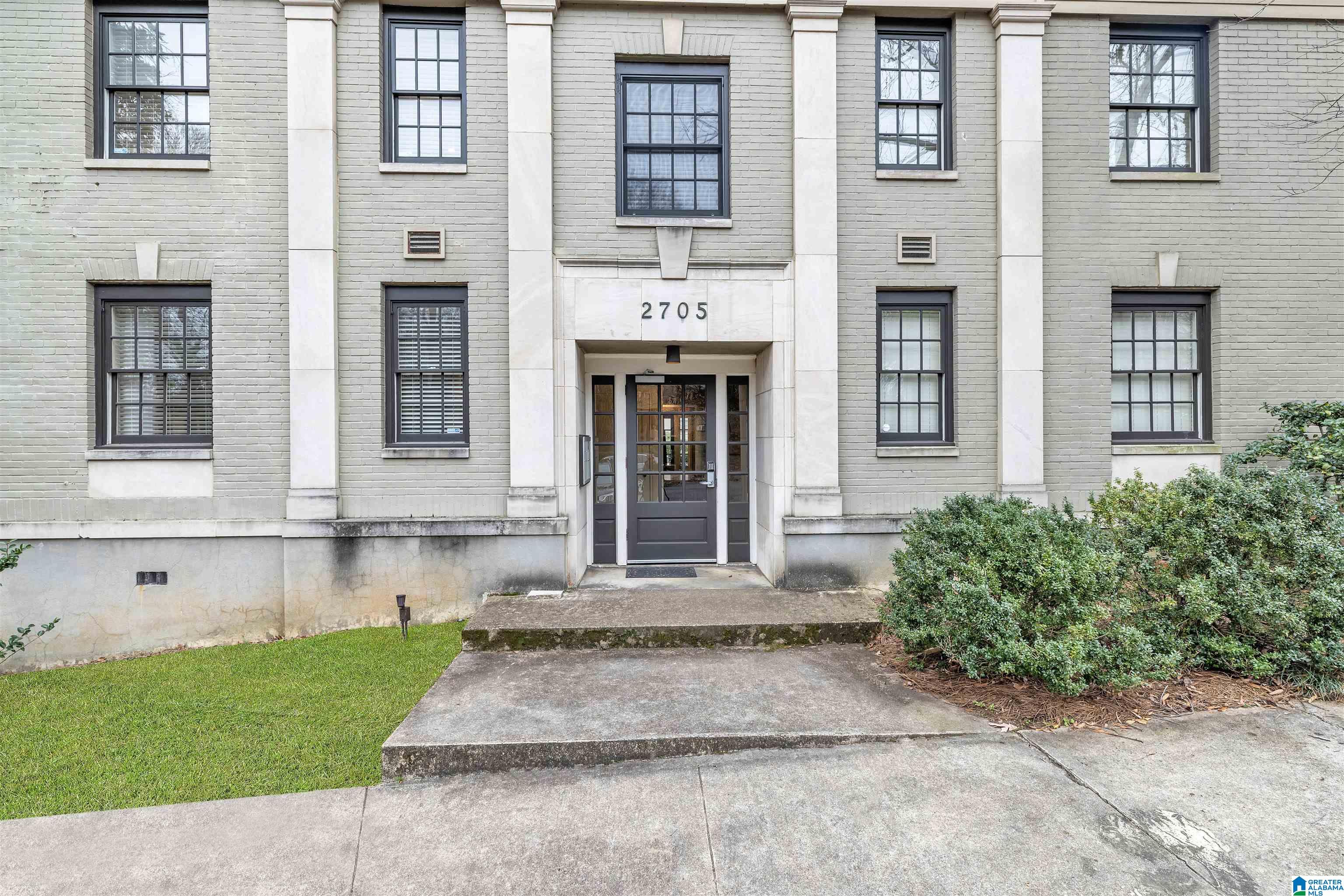 2705 S 11TH AVENUE 202