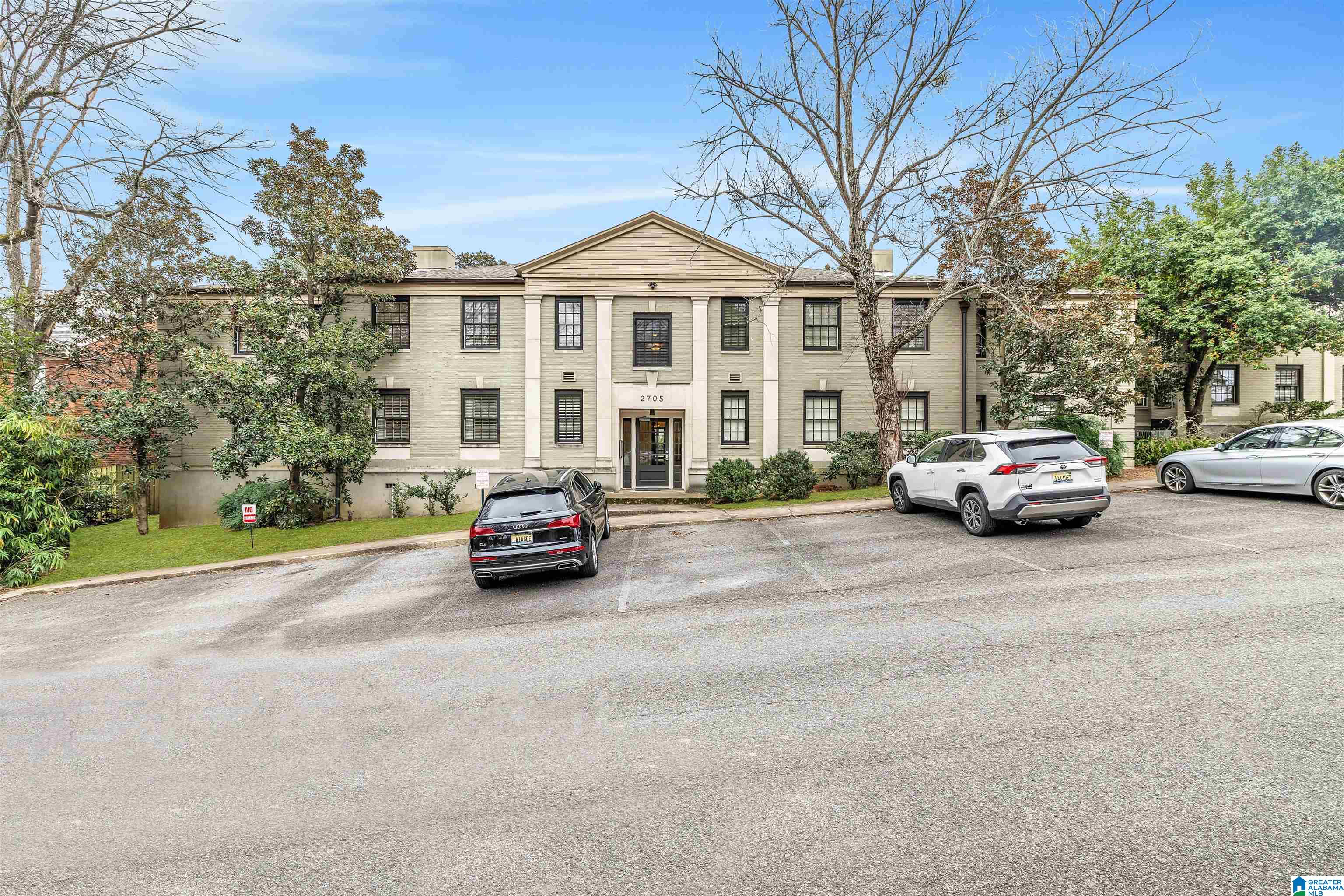 2705 S 11TH AVENUE 202