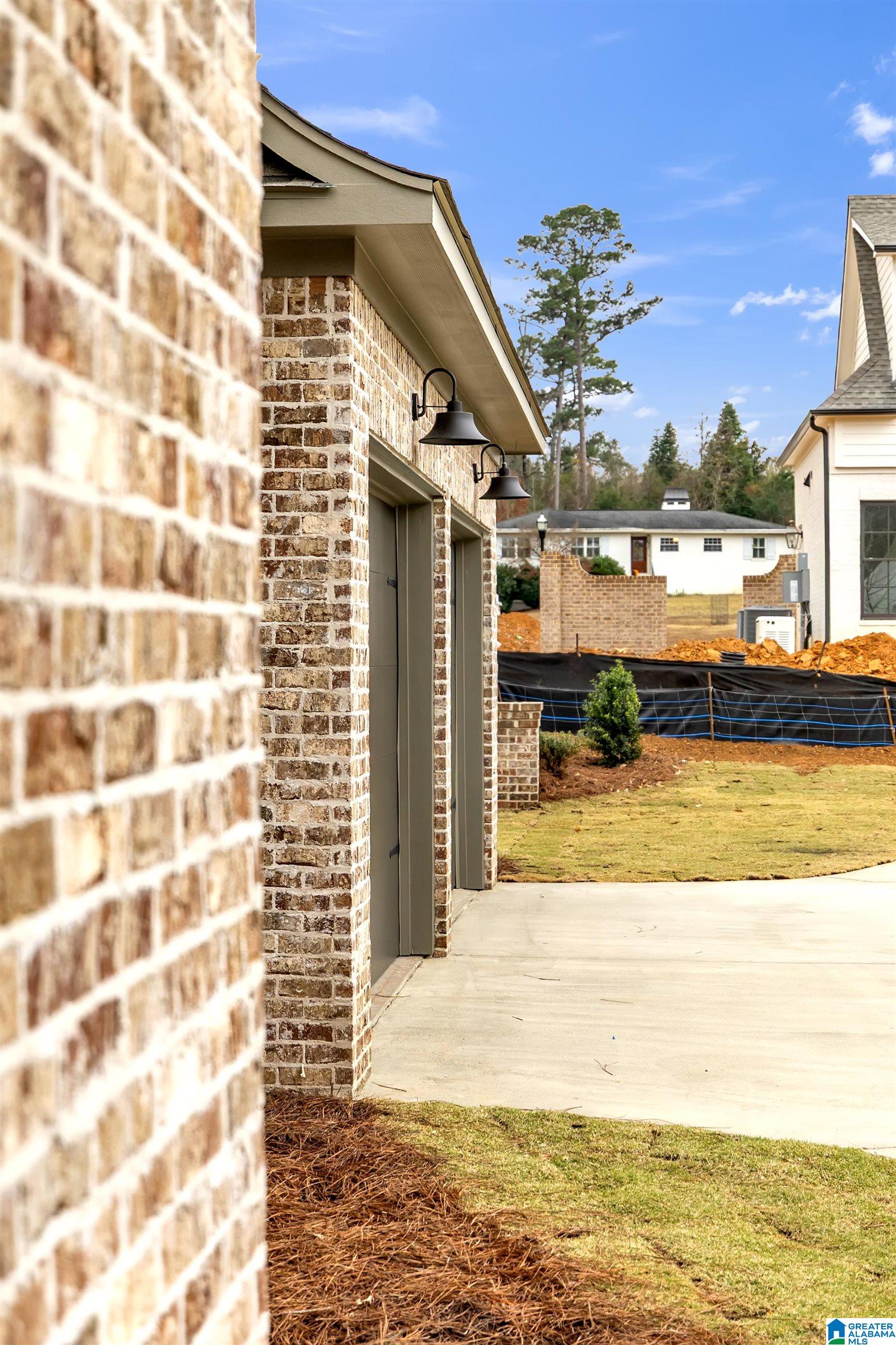 2263 FIVE OAKS TRAIL