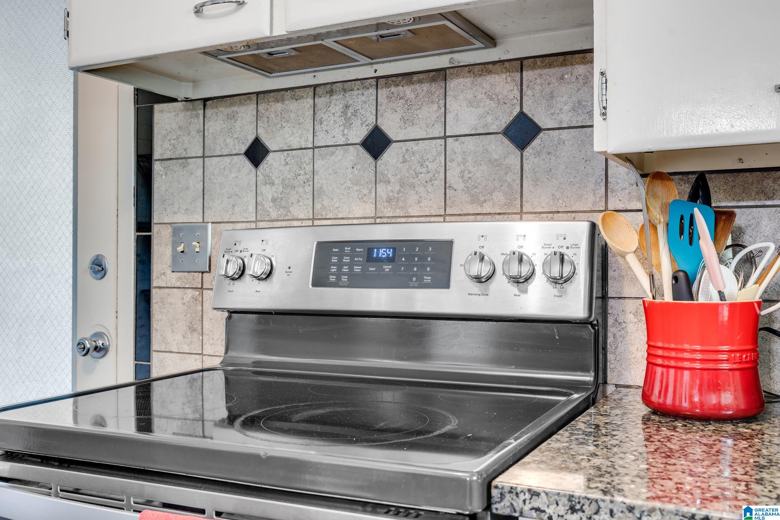 1572 VALLEY VIEW CIRCLE