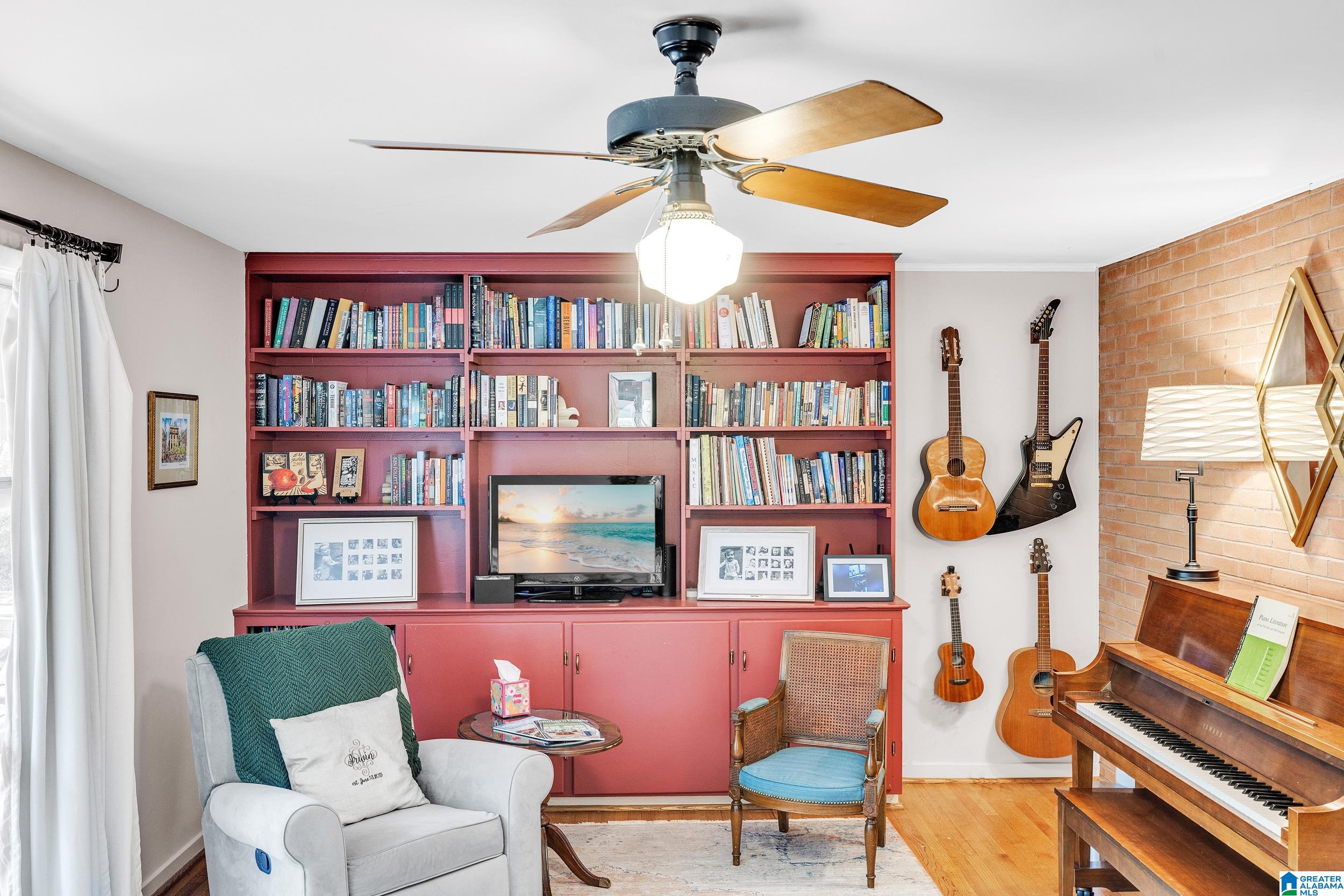 1572 VALLEY VIEW CIRCLE
