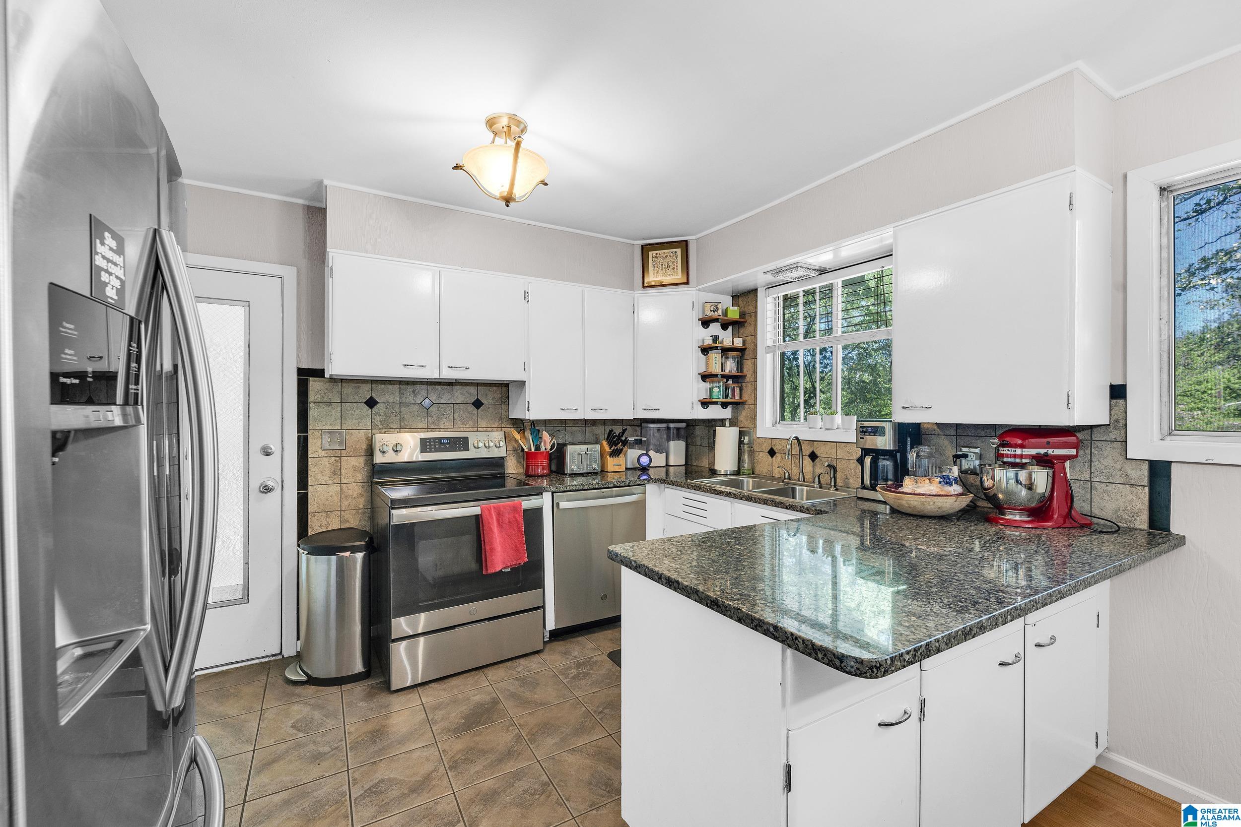 1572 VALLEY VIEW CIRCLE