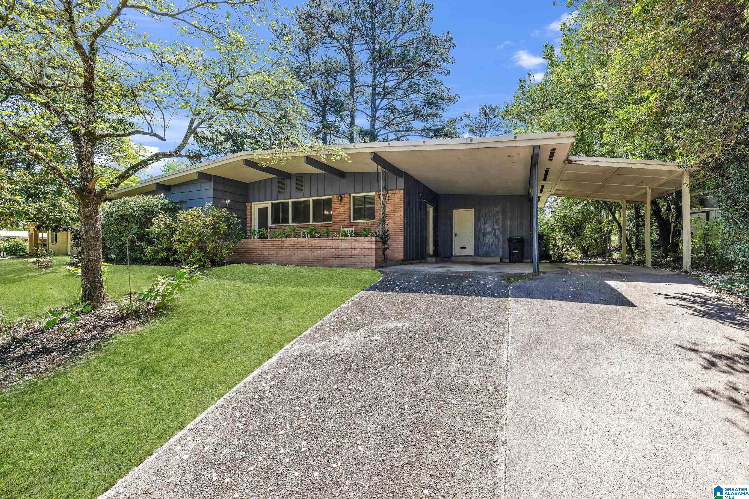 1572 VALLEY VIEW CIRCLE