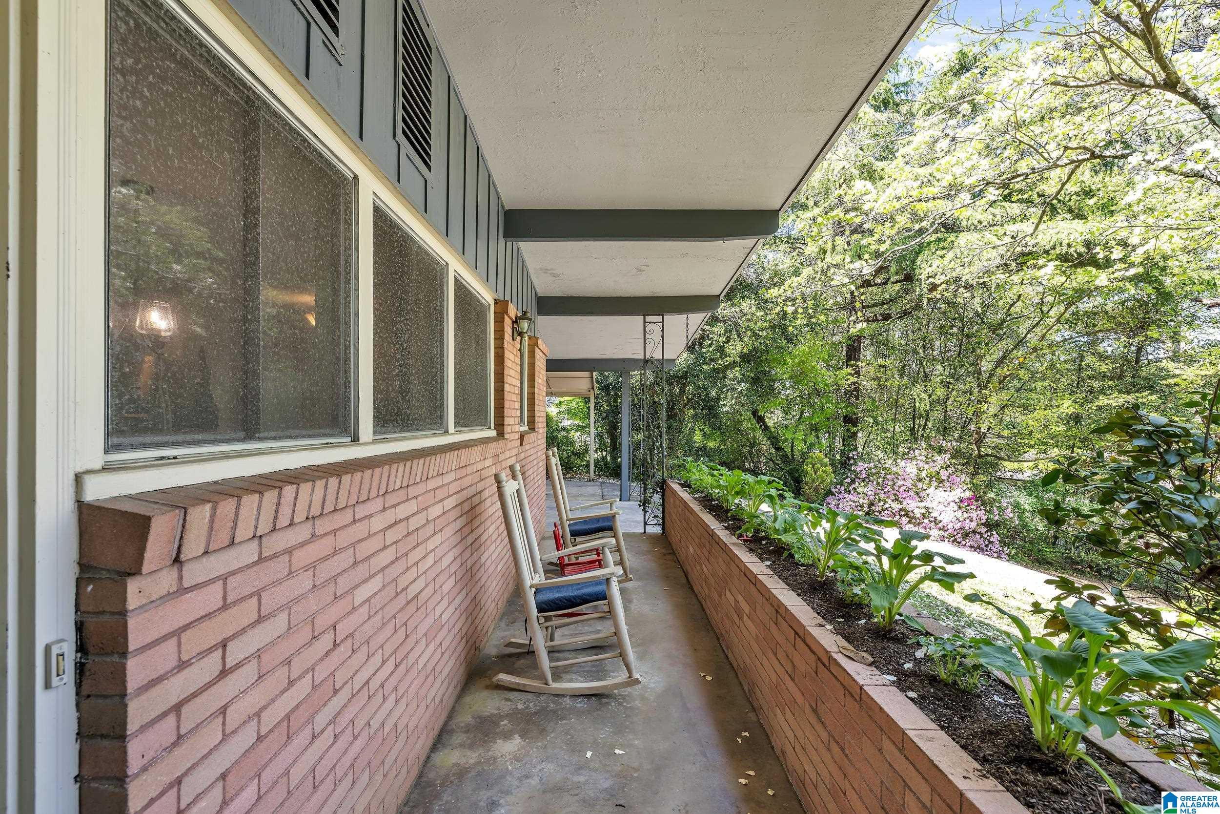 1572 VALLEY VIEW CIRCLE