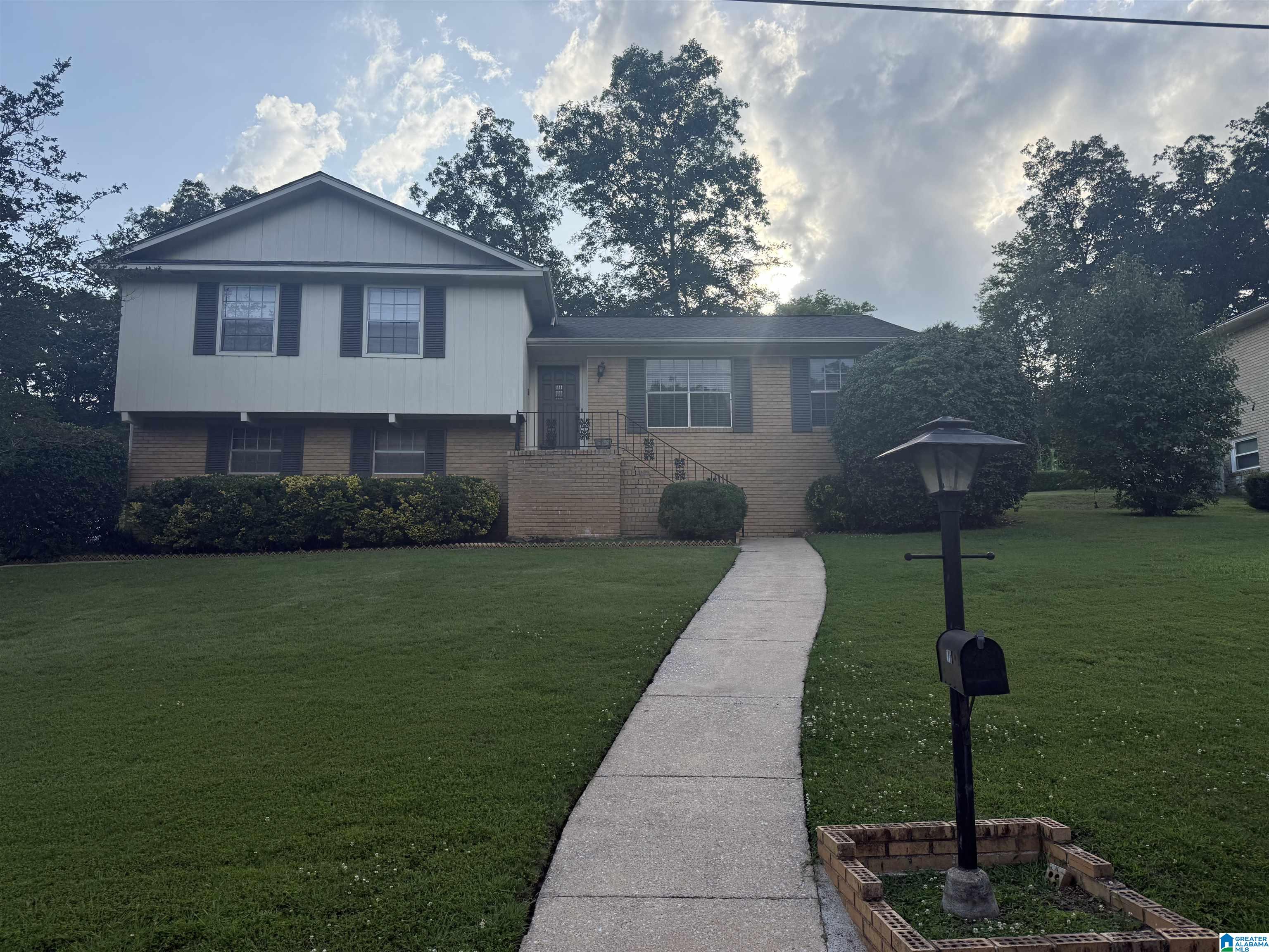 1126 MOUNTAIN OAKS DRIVE