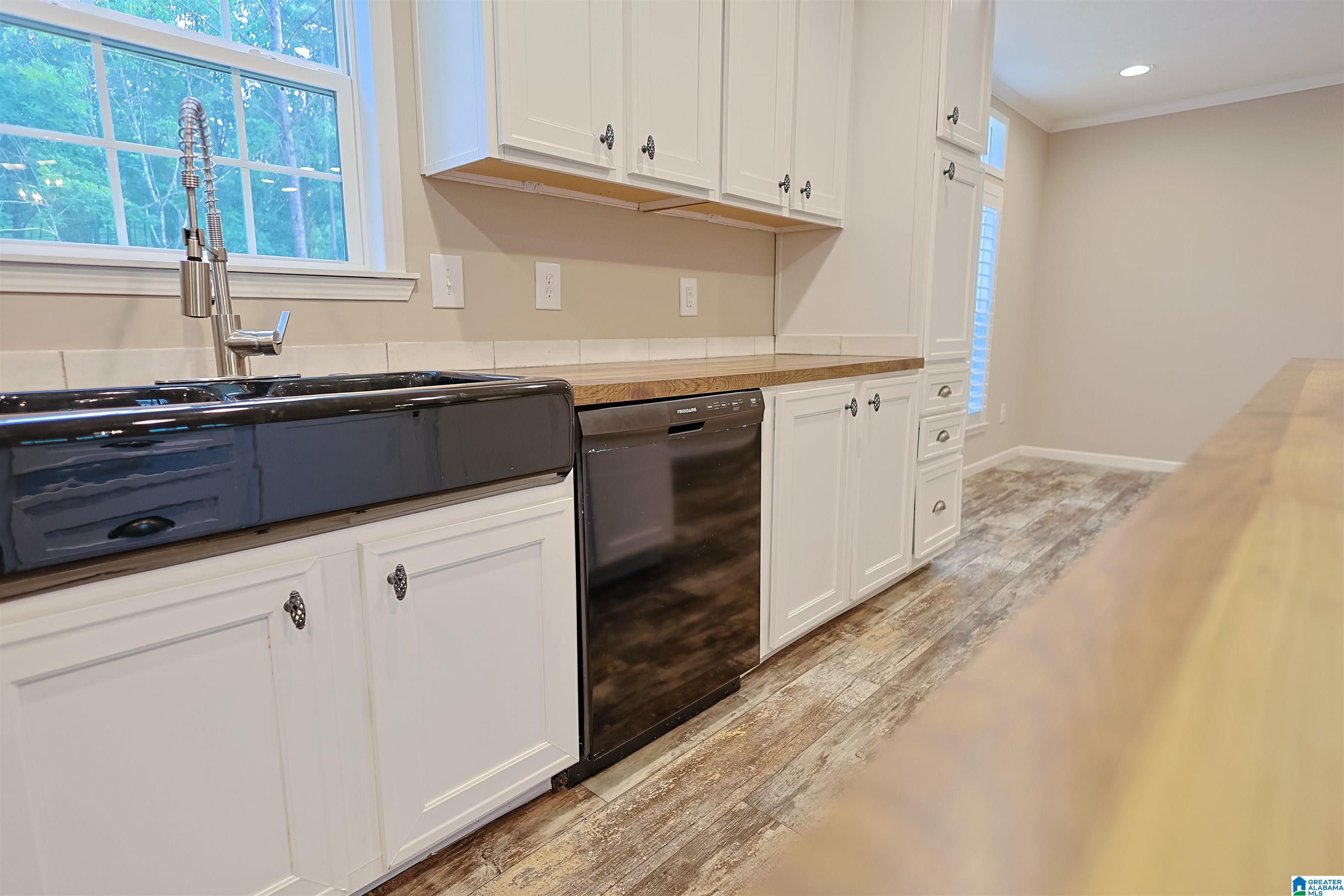 2381 JIM RANEY LANE