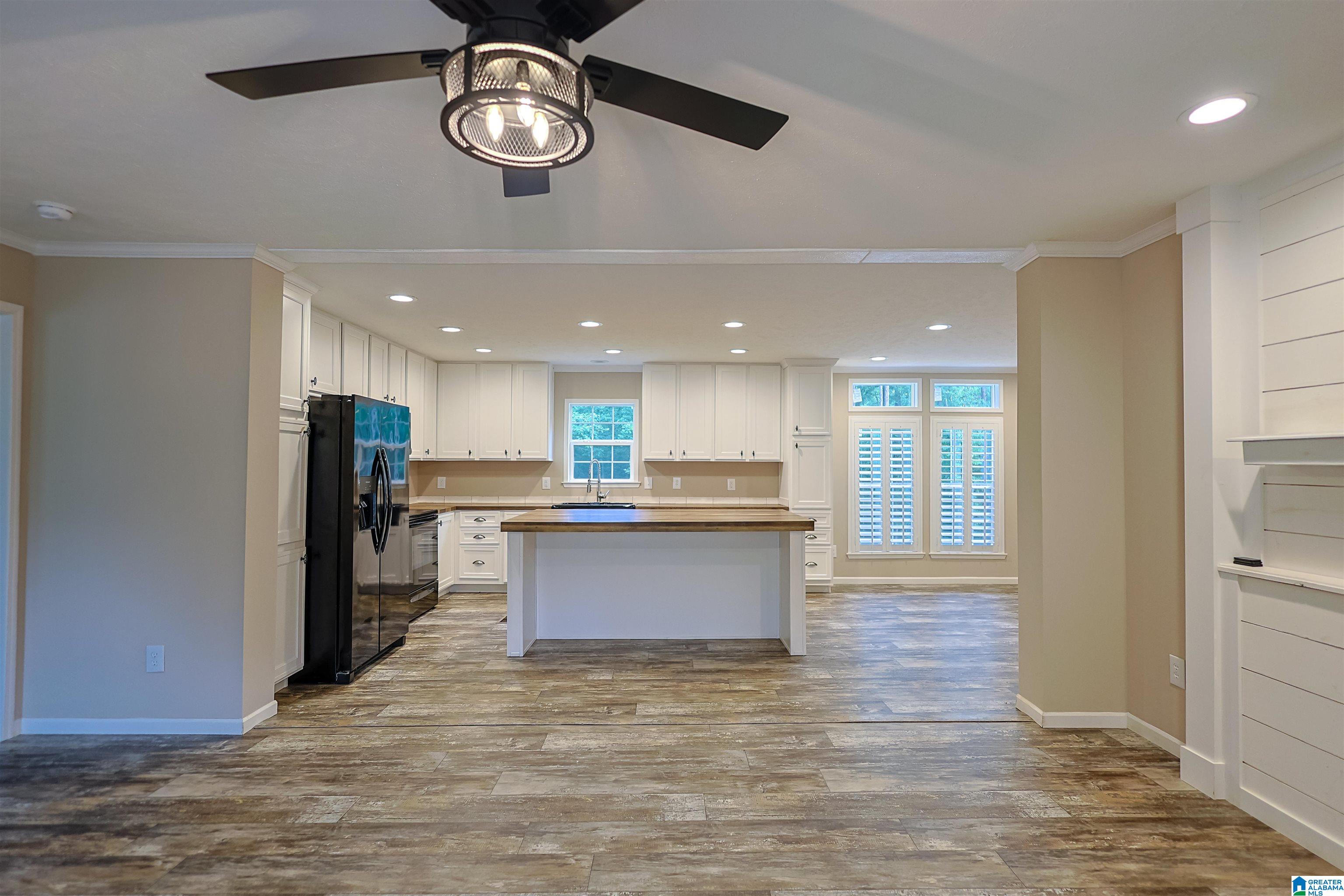 2381 JIM RANEY LANE