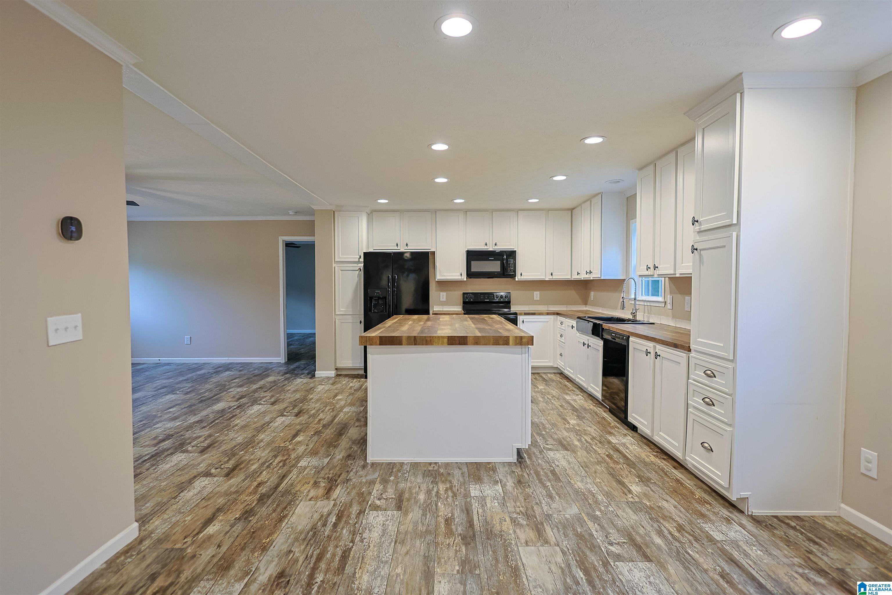 2381 JIM RANEY LANE
