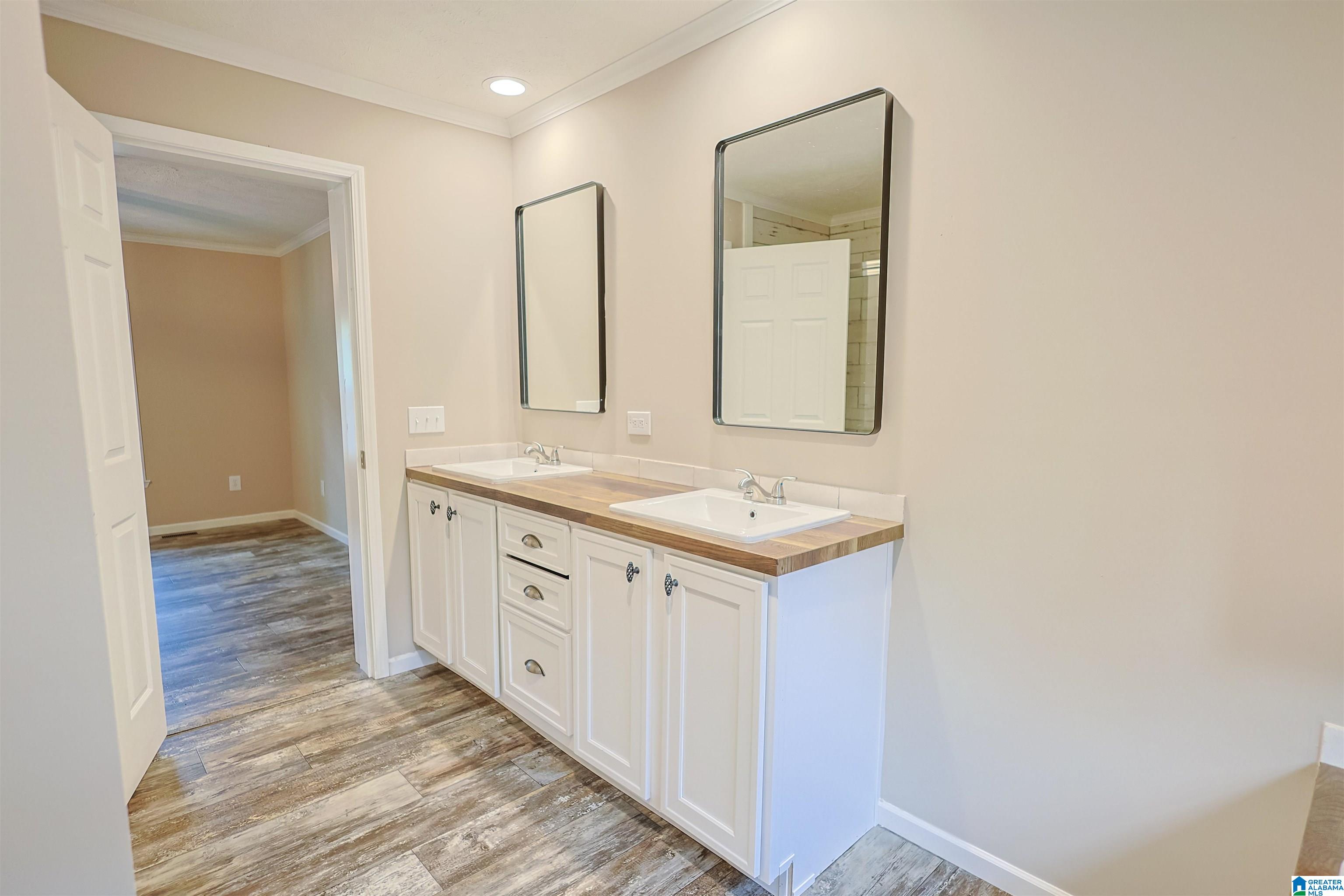 2381 JIM RANEY LANE
