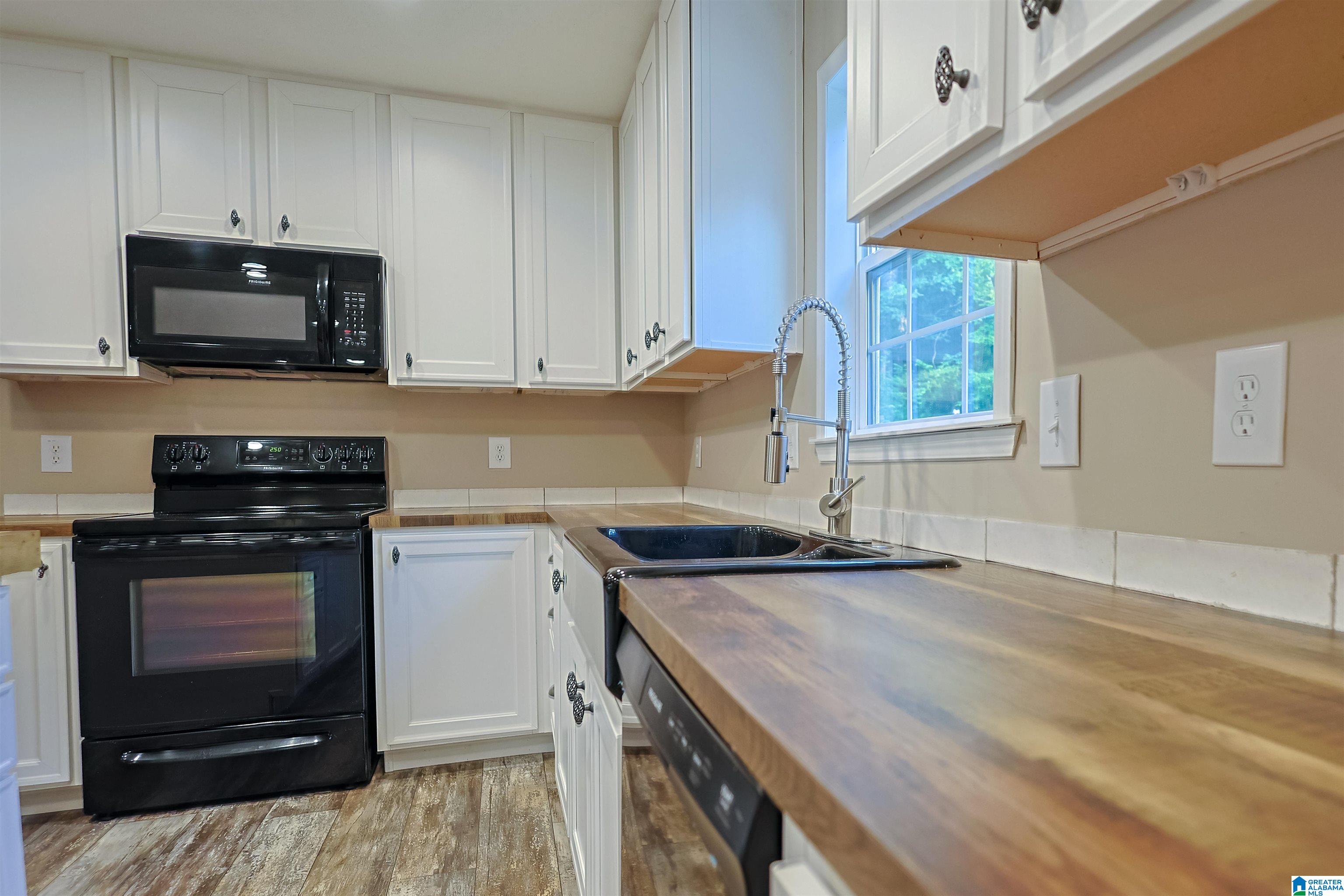 2381 JIM RANEY LANE