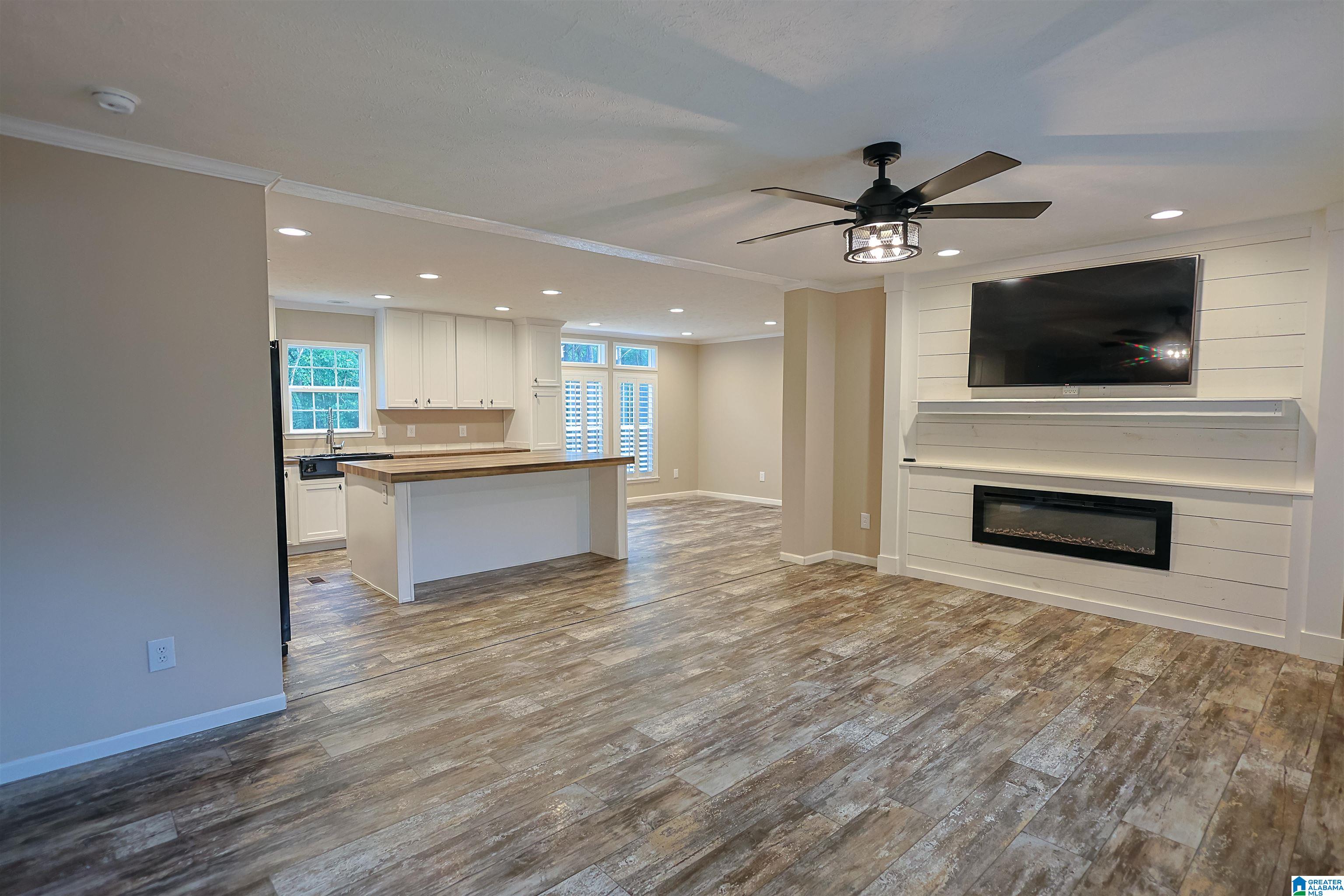 2381 JIM RANEY LANE