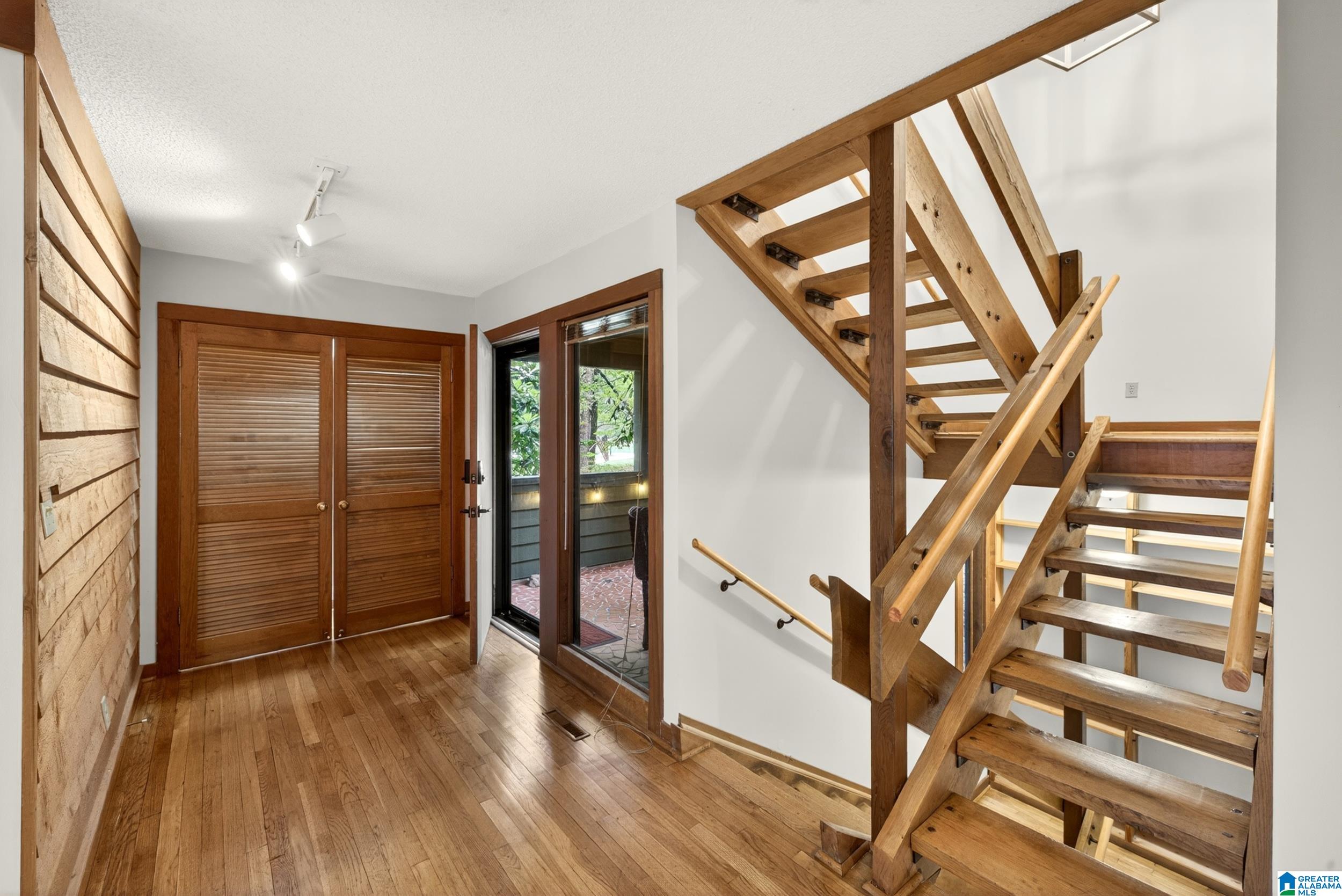 2905 KIRKCALDY LANE