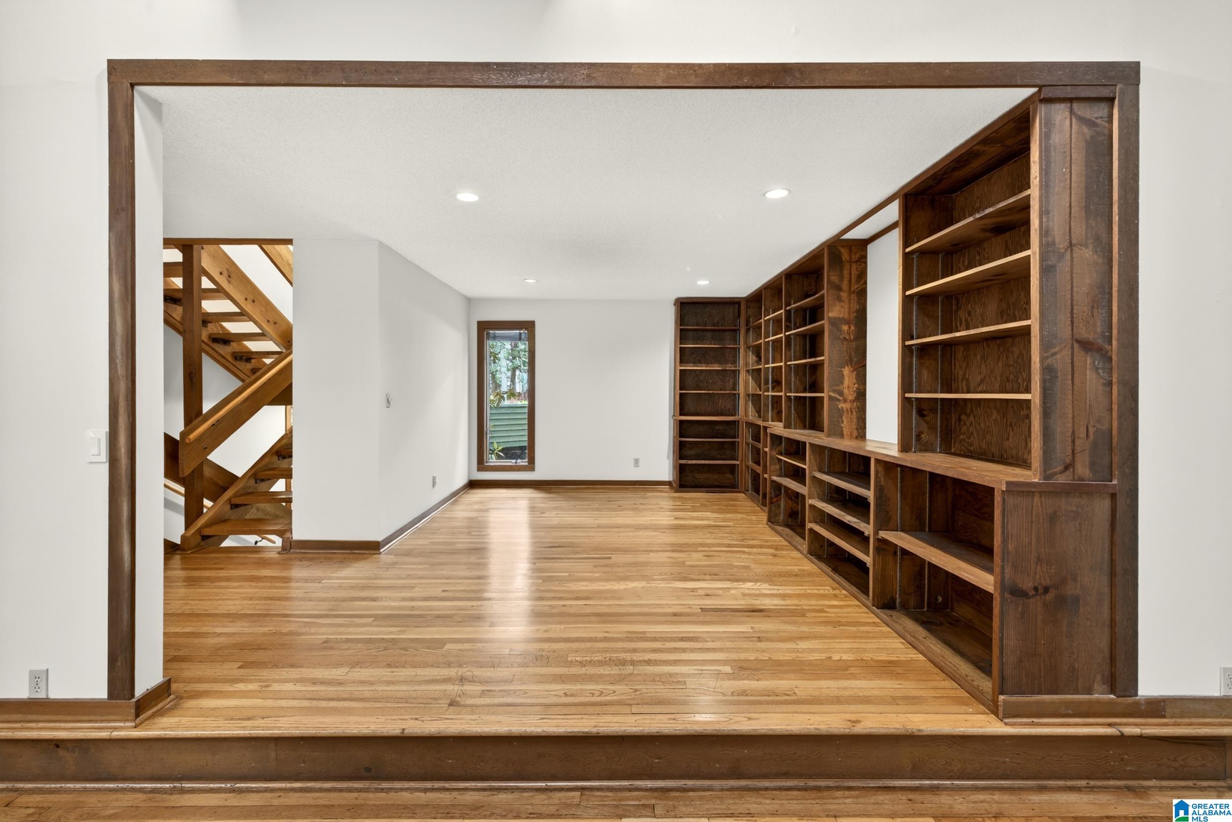 2905 KIRKCALDY LANE
