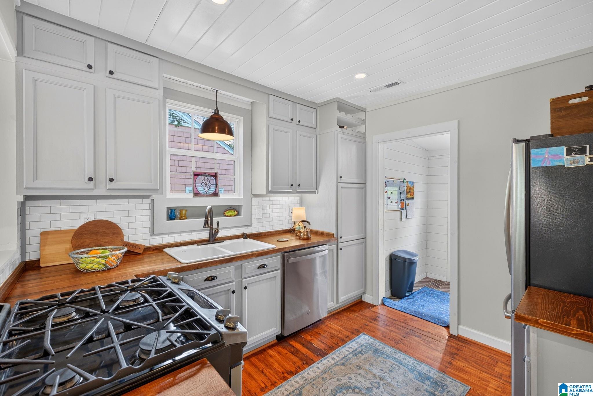 501 OXMOOR ROAD