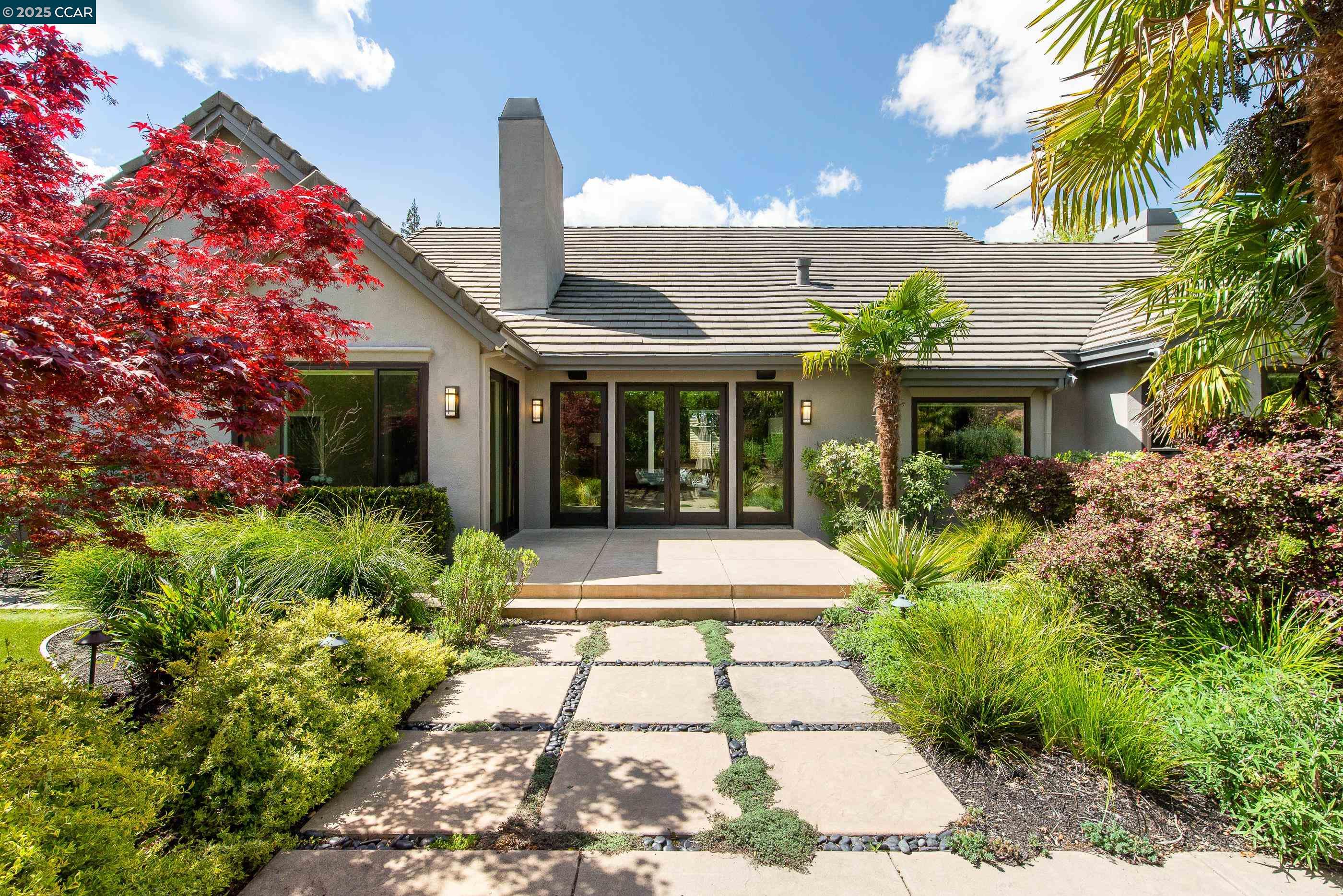 30 Oak Trail Court
