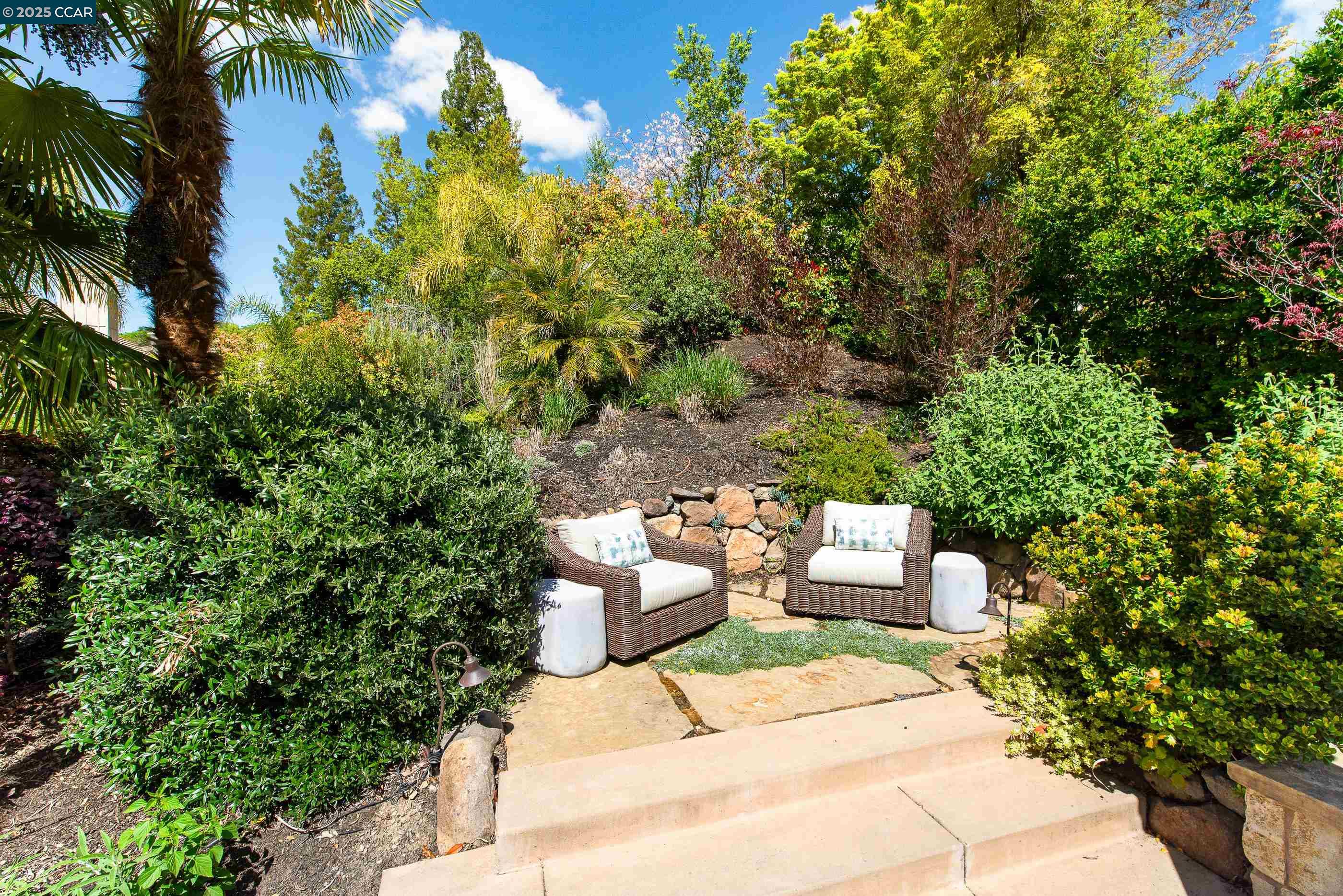 30 Oak Trail Court