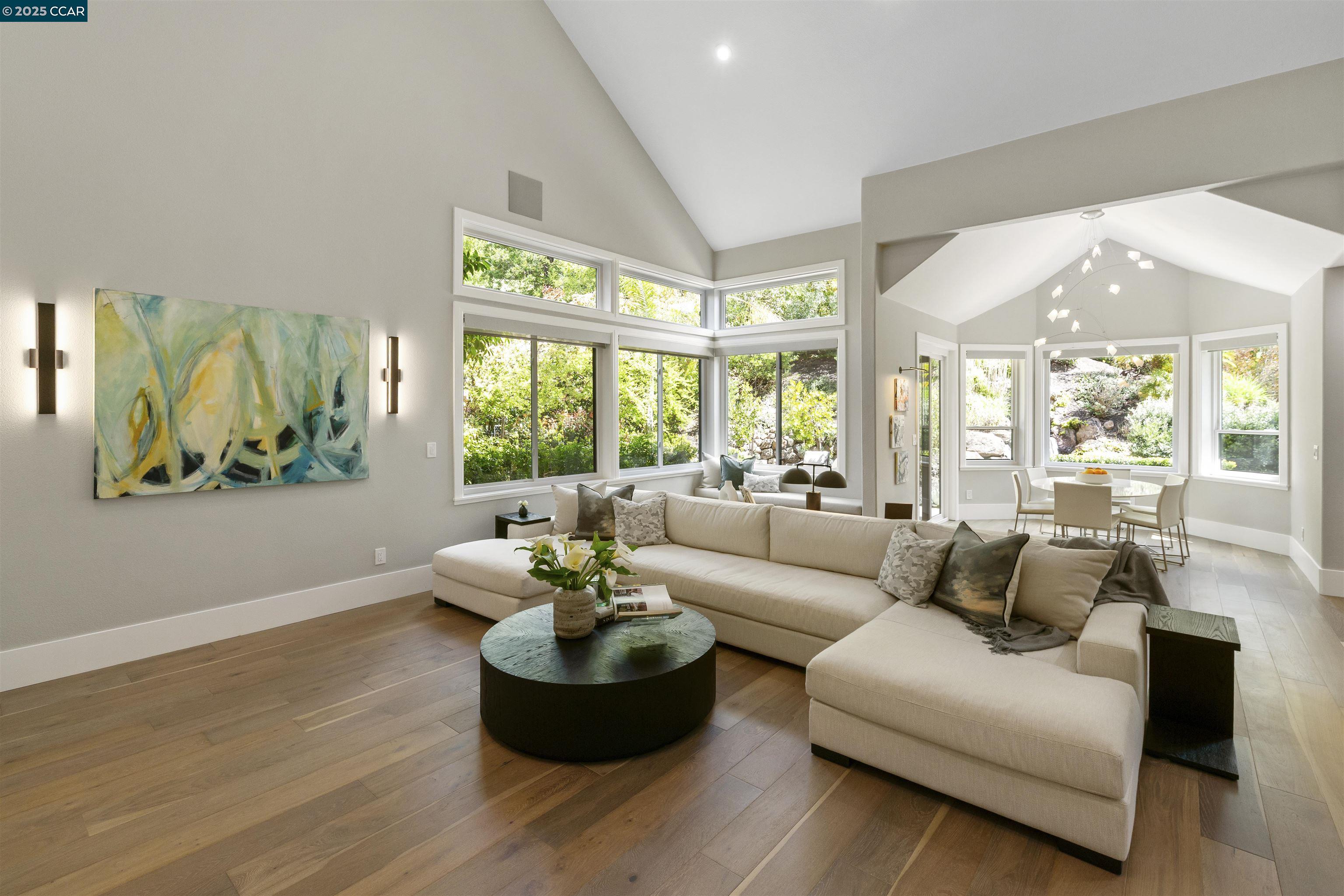 30 Oak Trail Court