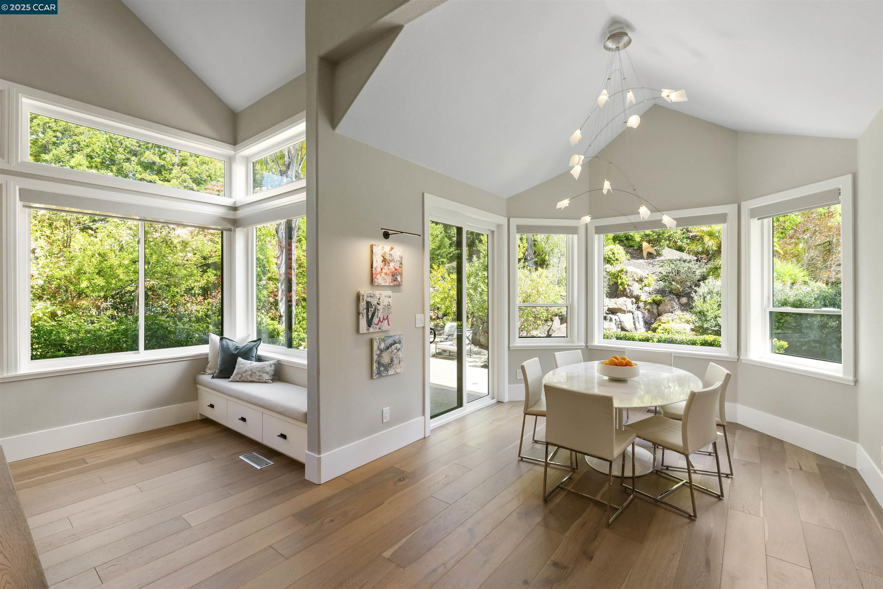 30 Oak Trail Court