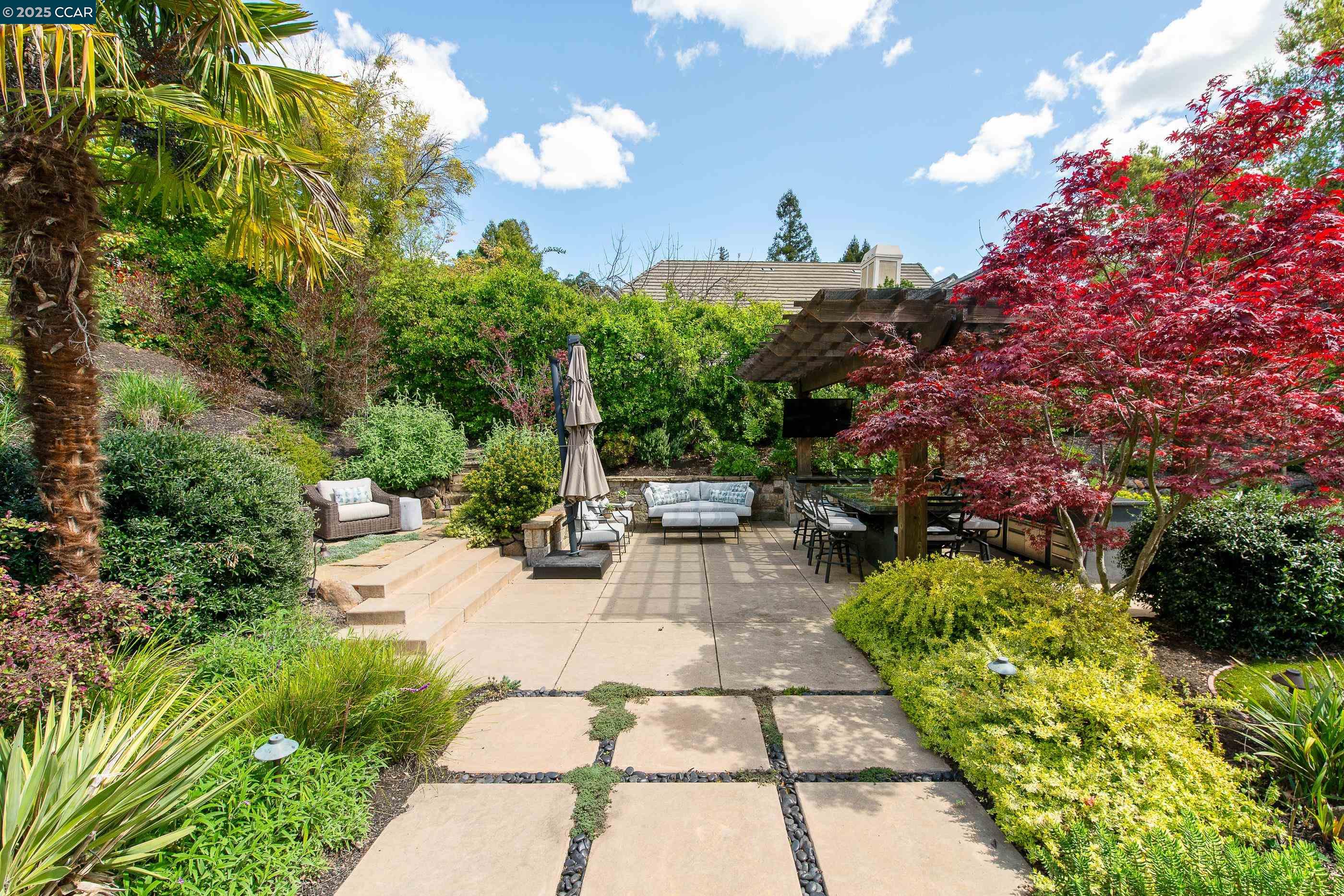 30 Oak Trail Court