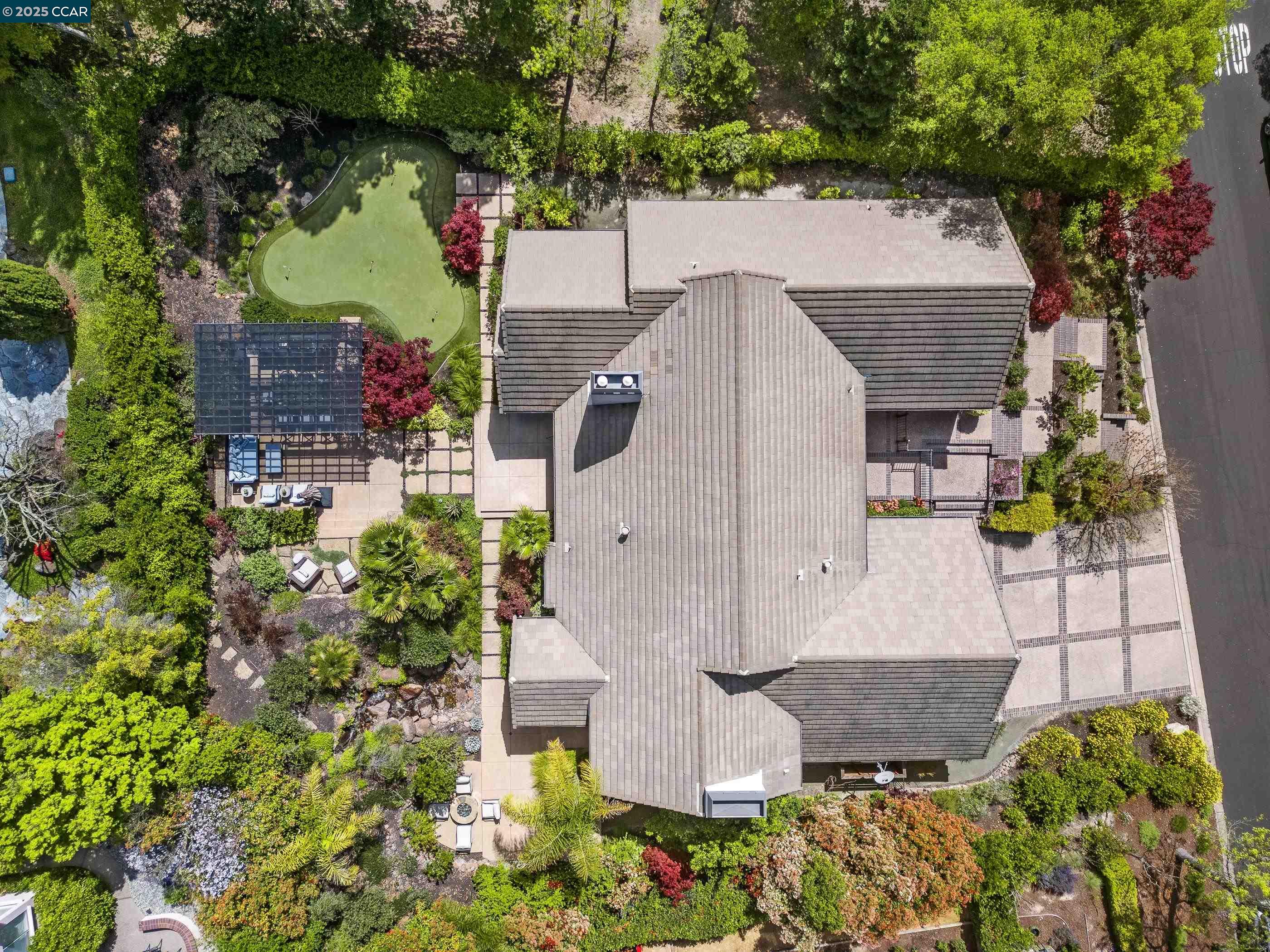 30 Oak Trail Court