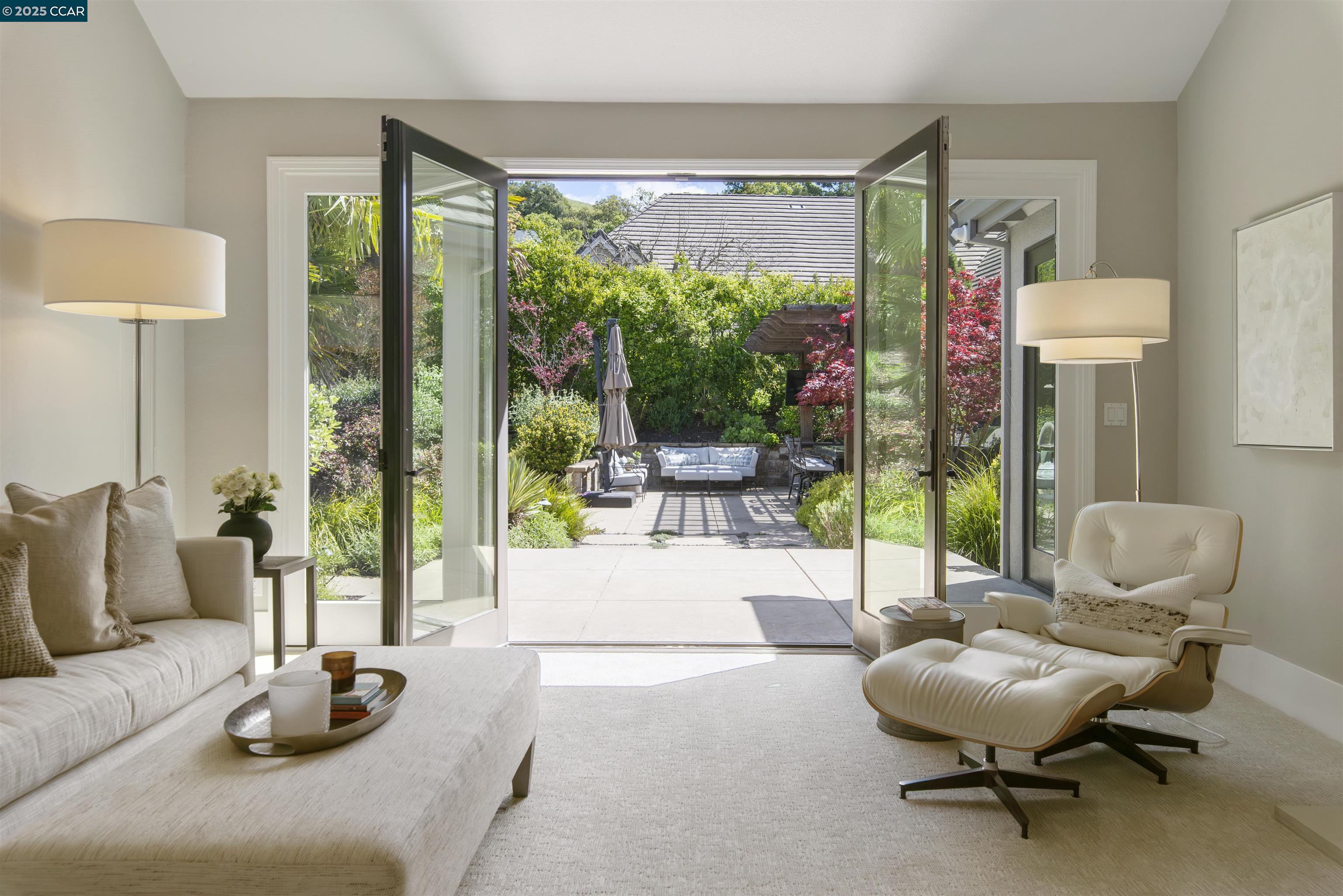30 Oak Trail Court
