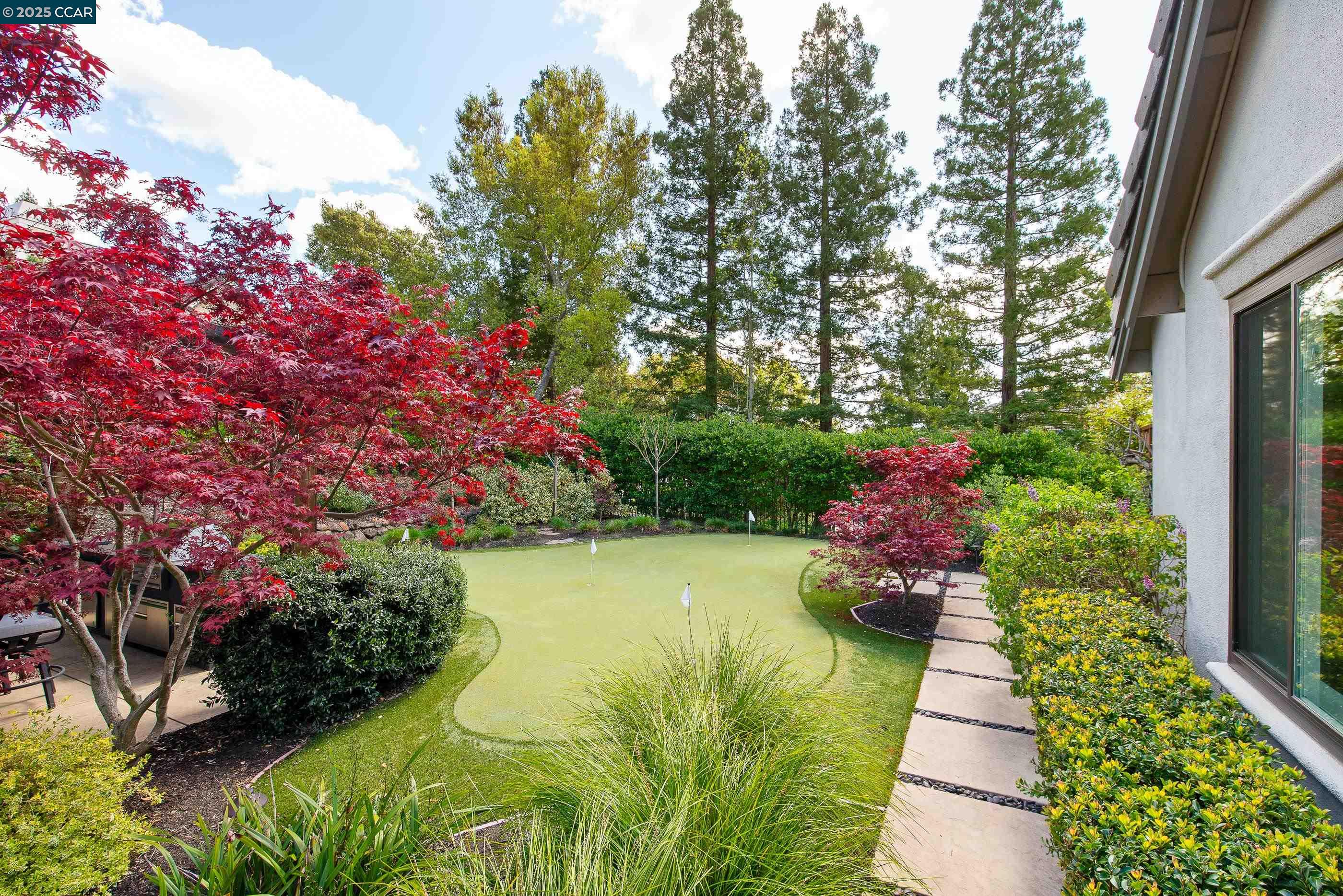 30 Oak Trail Court