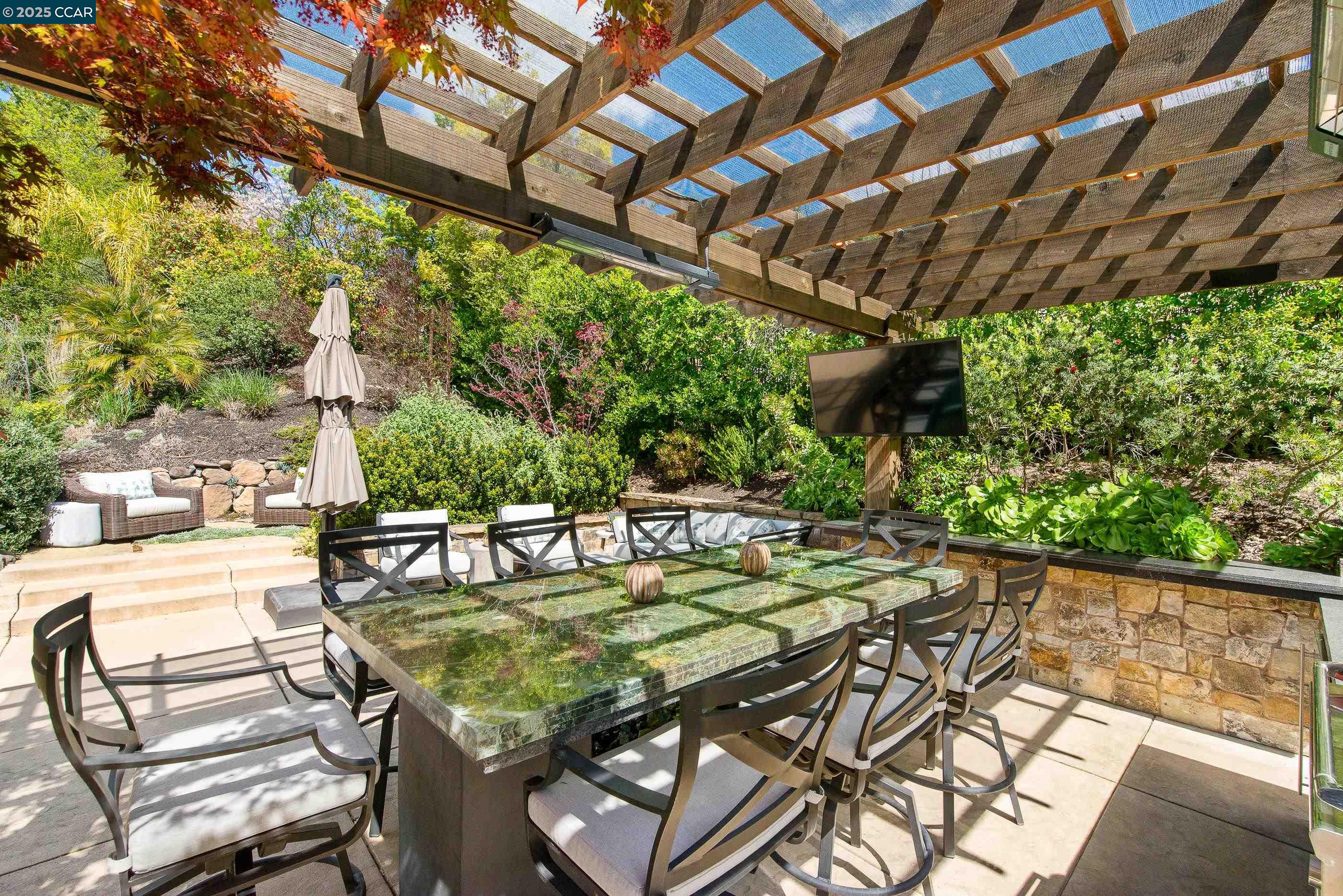 30 Oak Trail Court