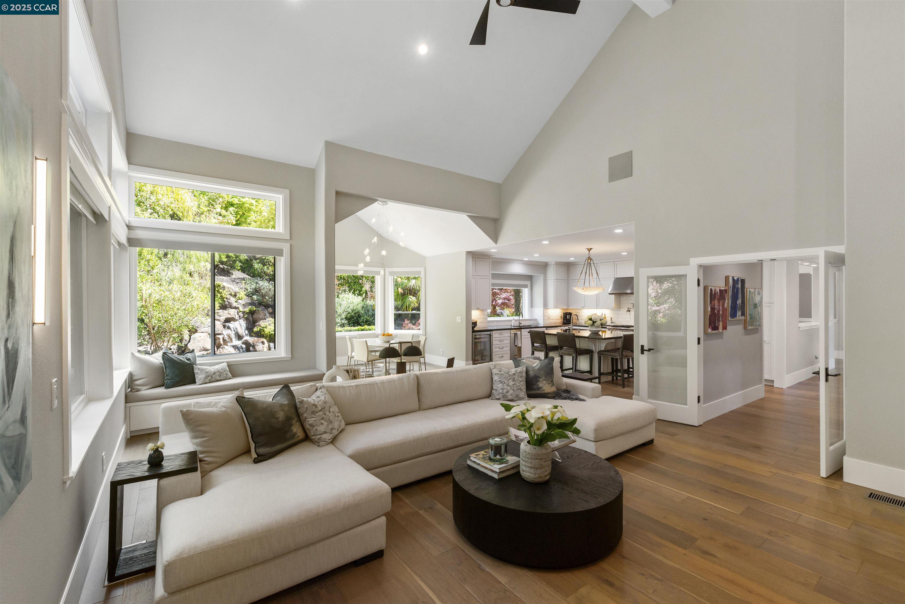 30 Oak Trail Court