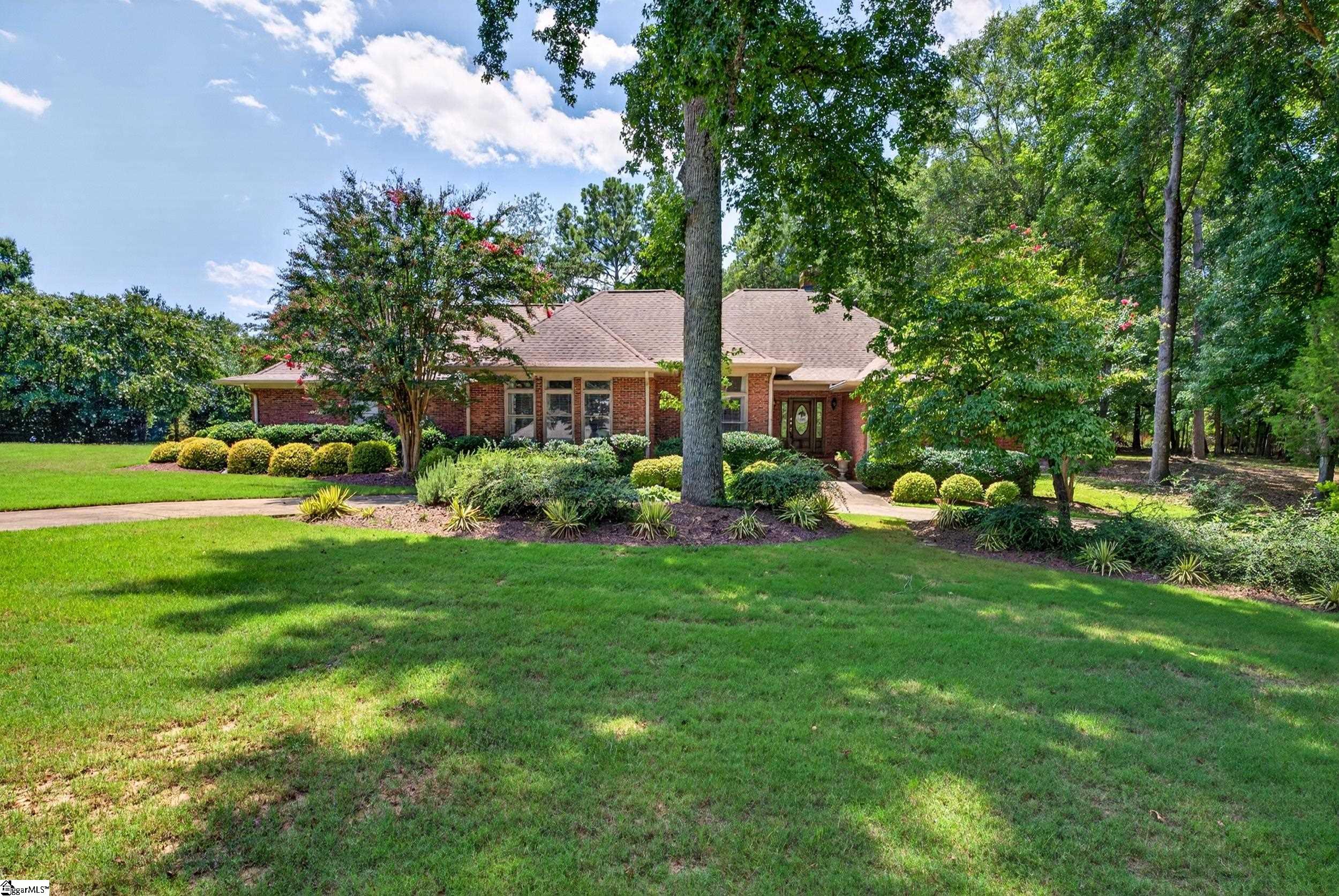 216 Muirfield Drive