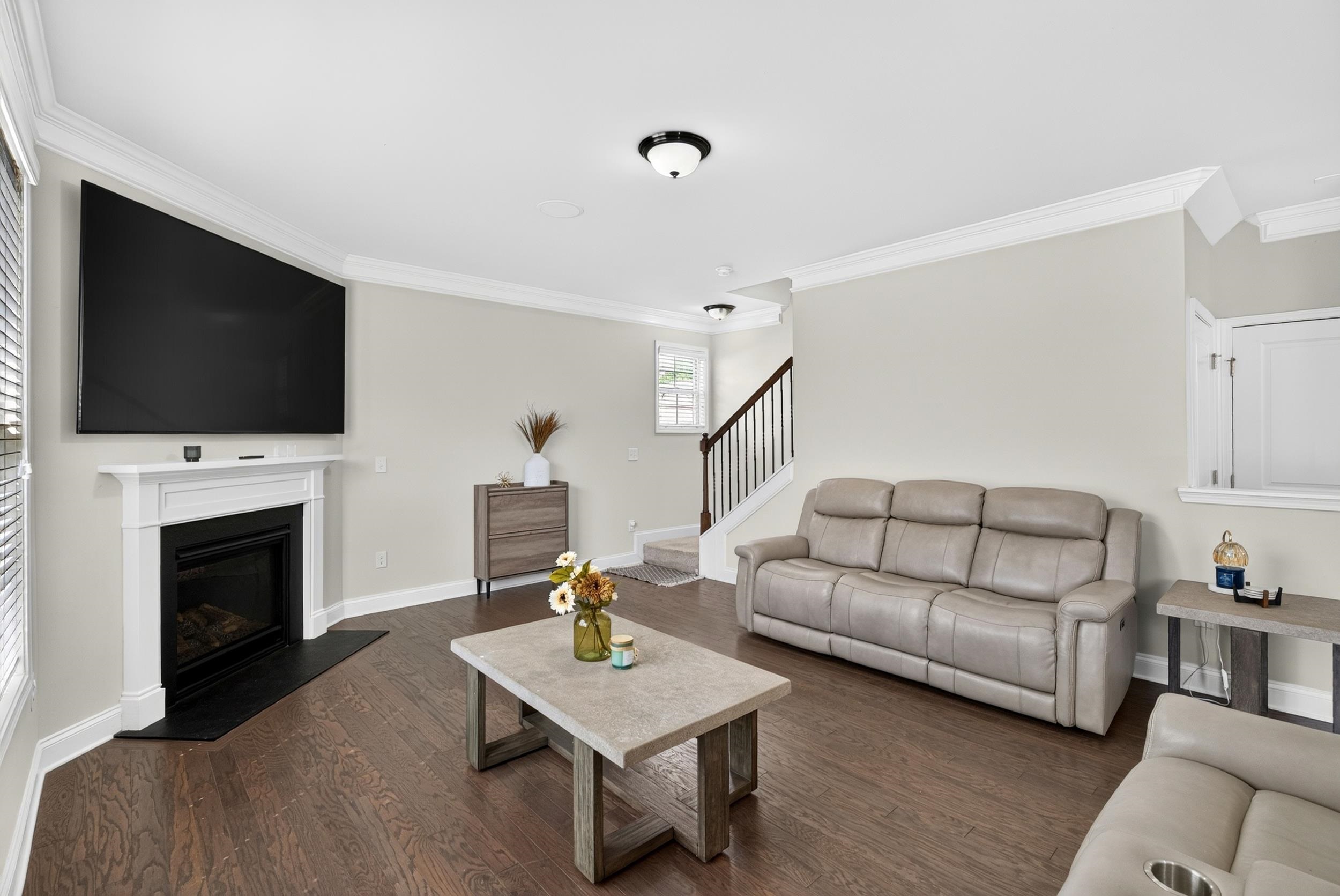 222 Santa Ana Way