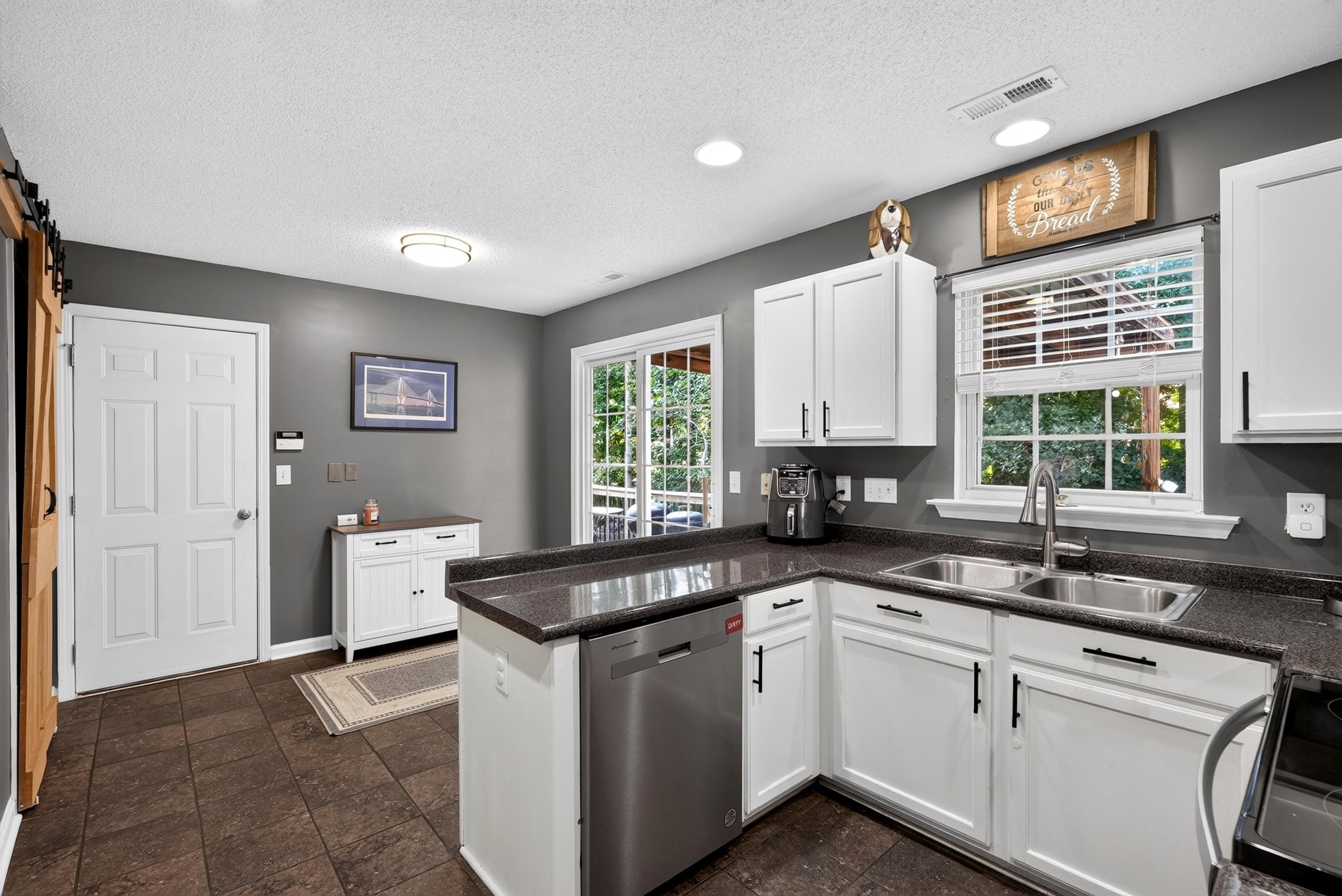615 Eldredge Court