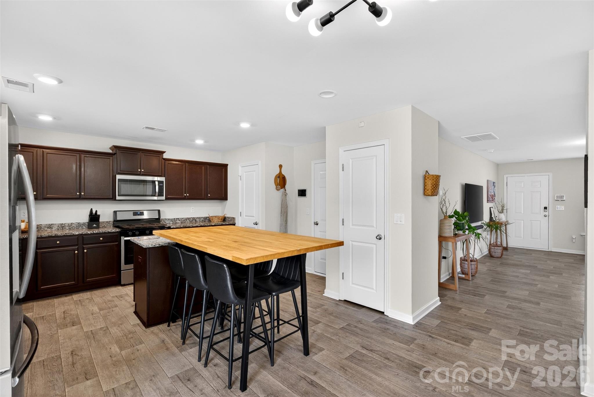 1221 Canter Place