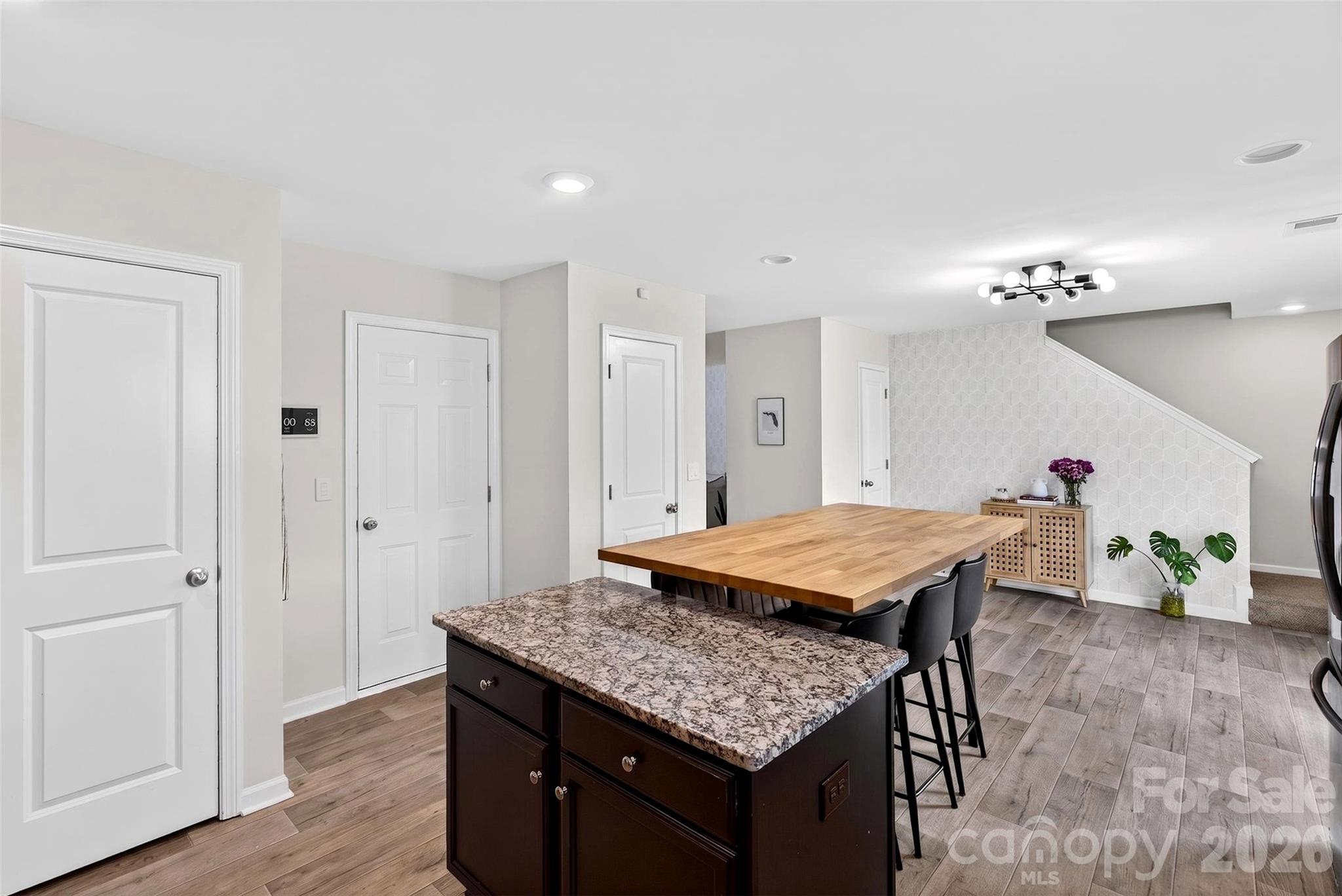 1221 Canter Place