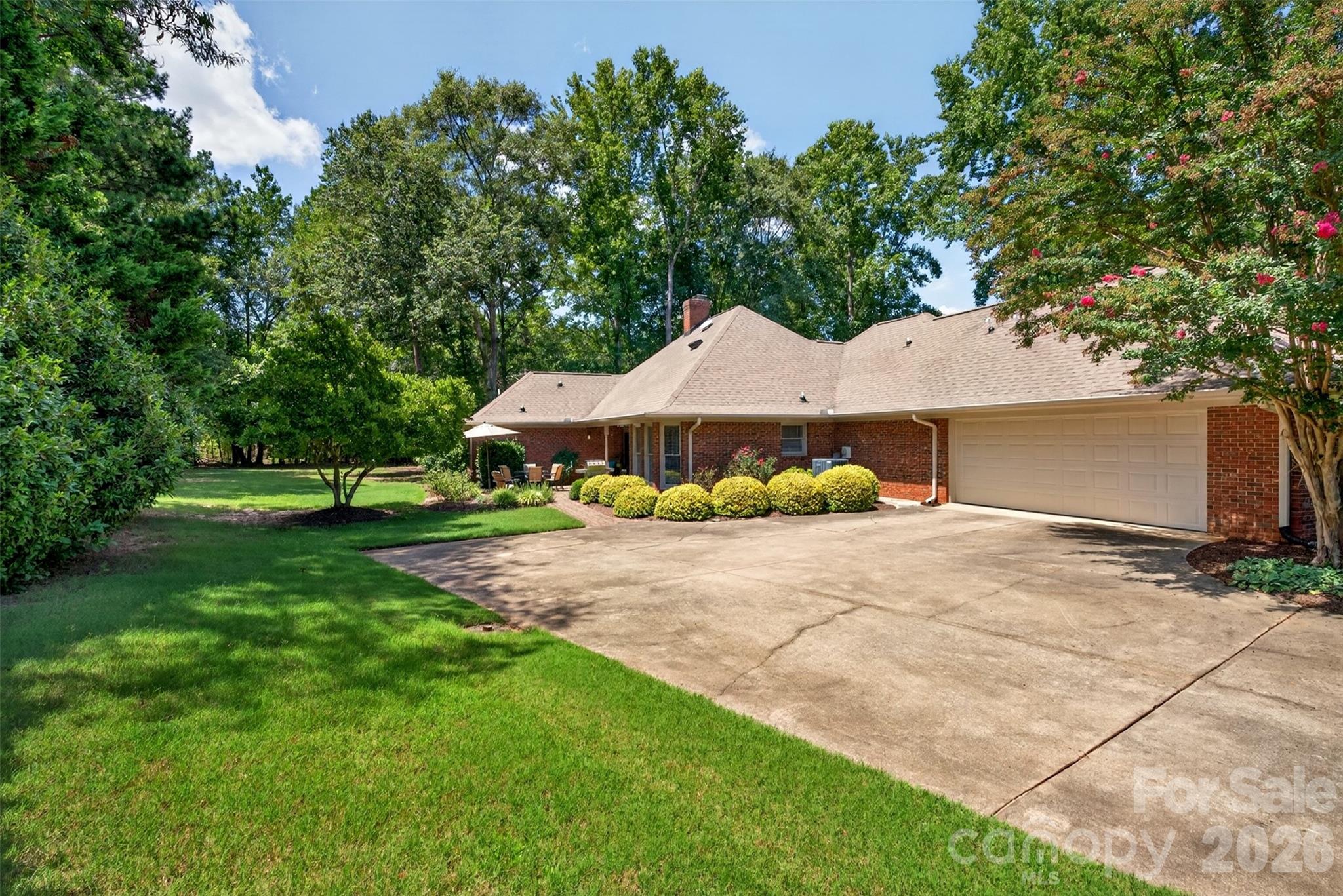 216 Muirfield Drive