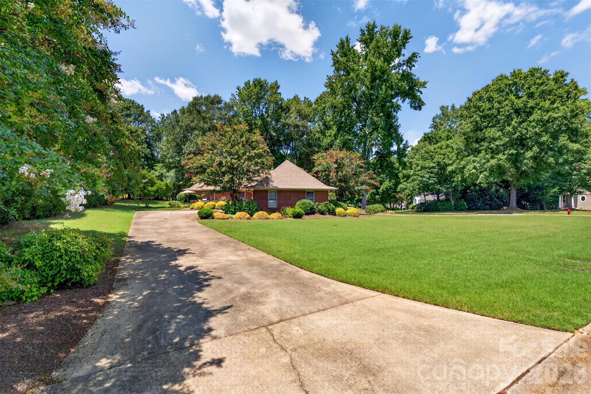 216 Muirfield Drive