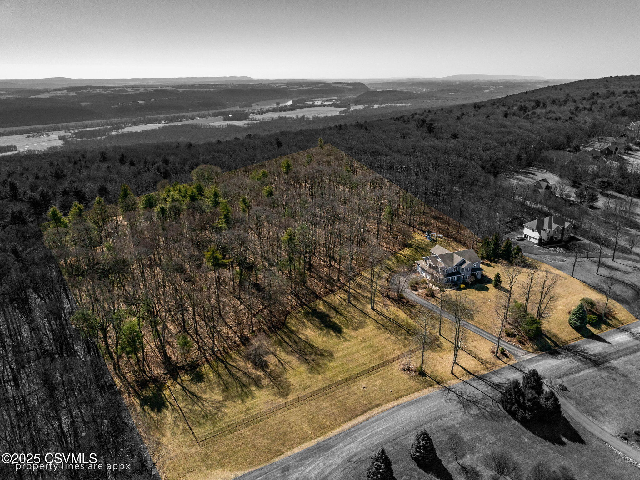 12 E OAKWOOD Drive