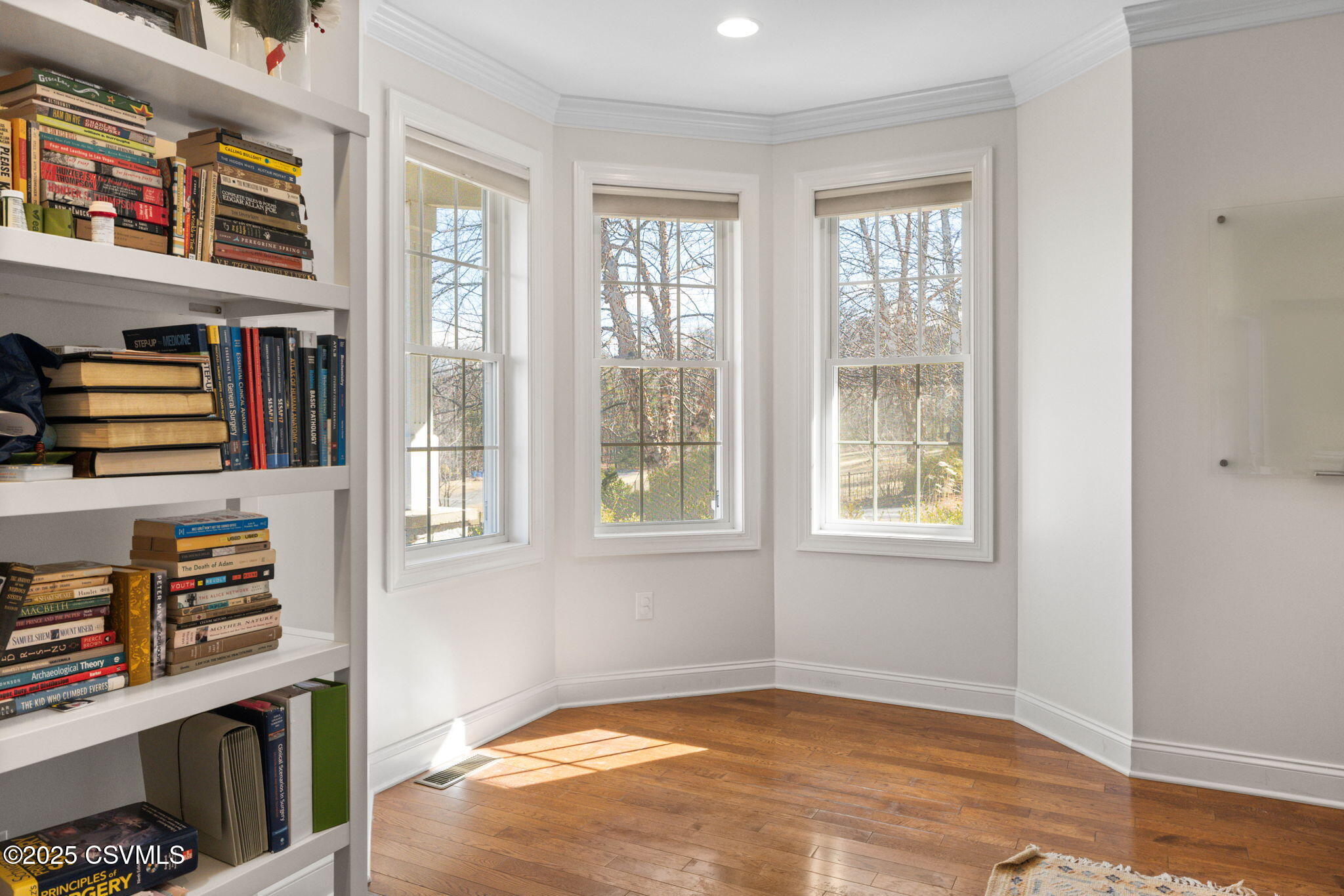 12 E OAKWOOD Drive