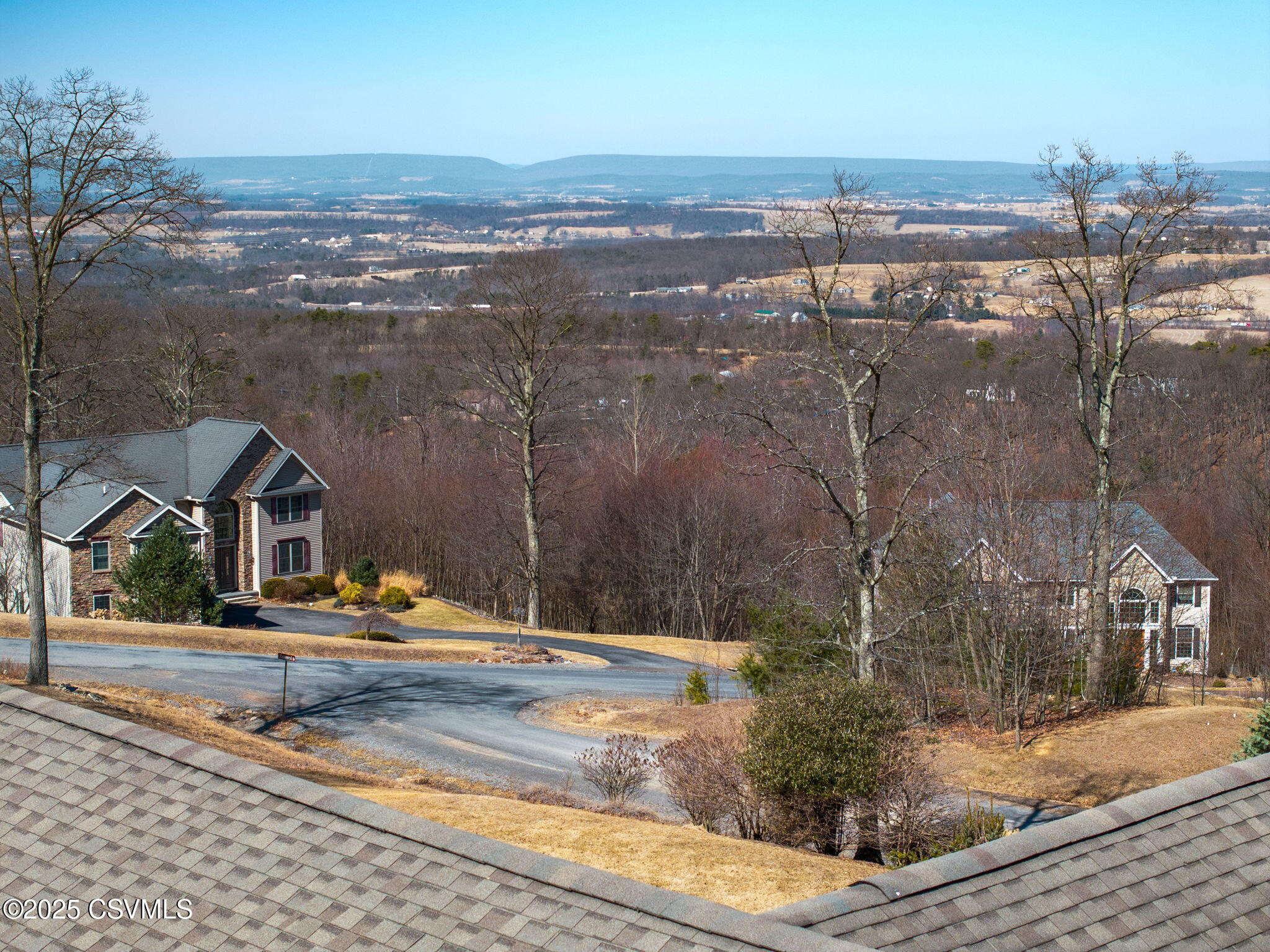 12 E OAKWOOD Drive