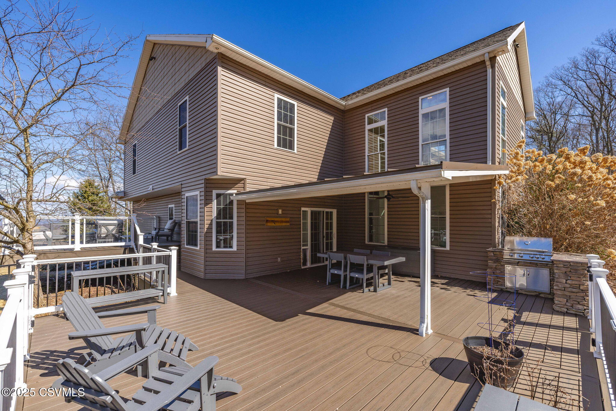 12 E OAKWOOD Drive