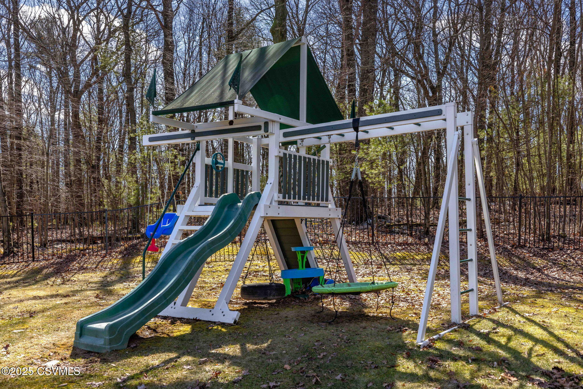 12 E OAKWOOD Drive
