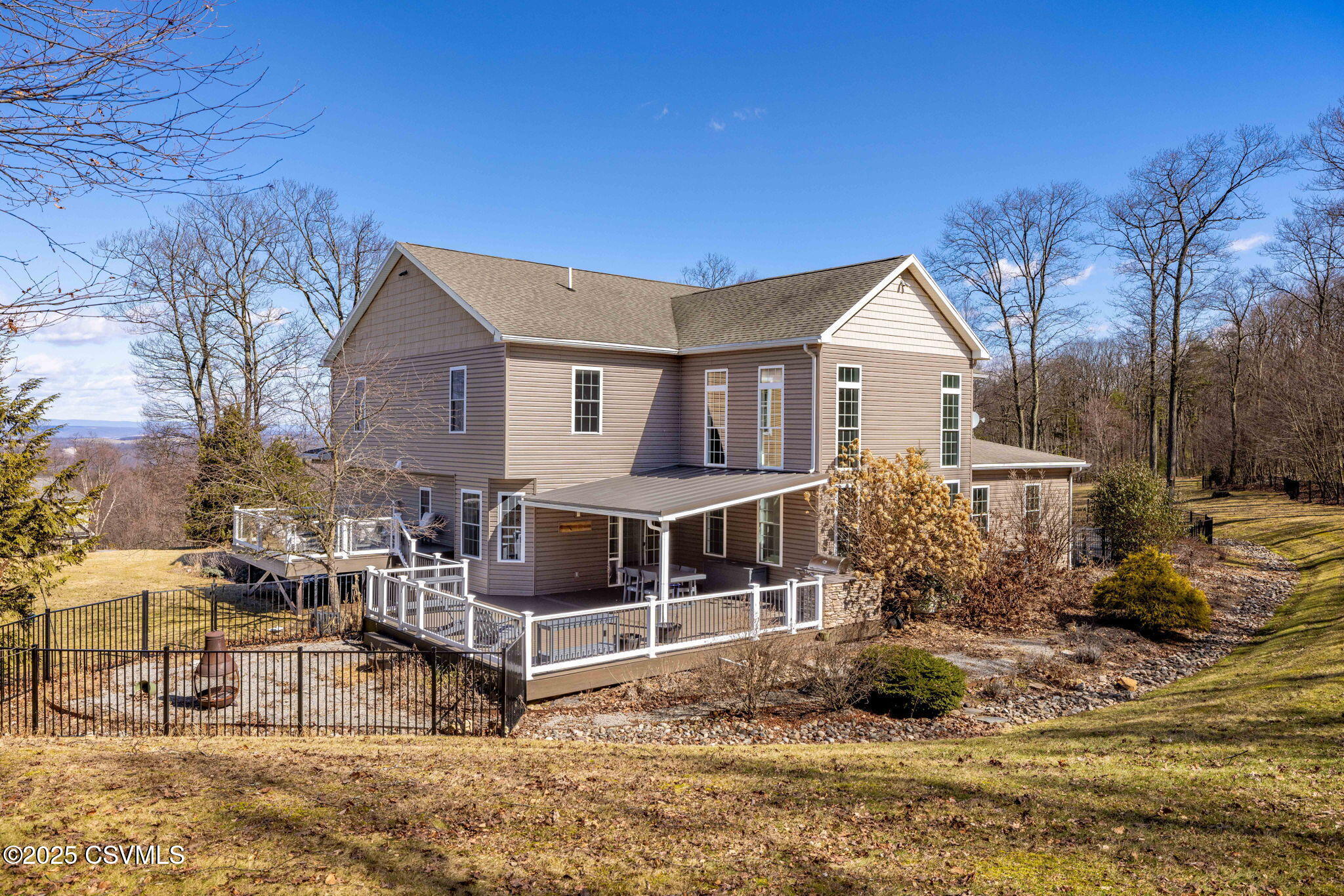 12 E OAKWOOD Drive