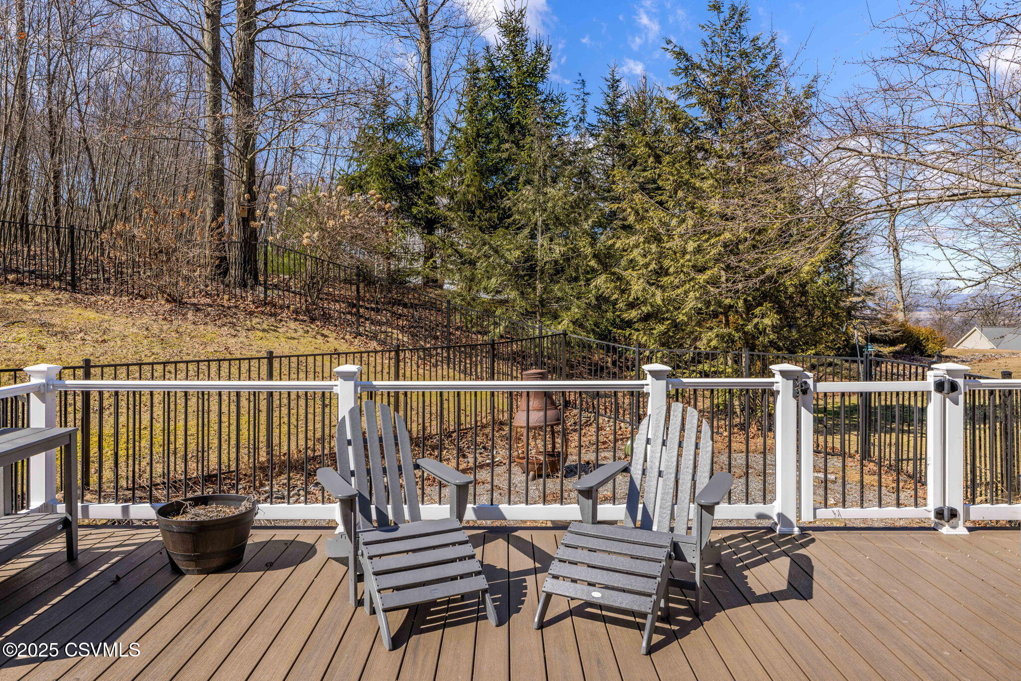 12 E OAKWOOD Drive