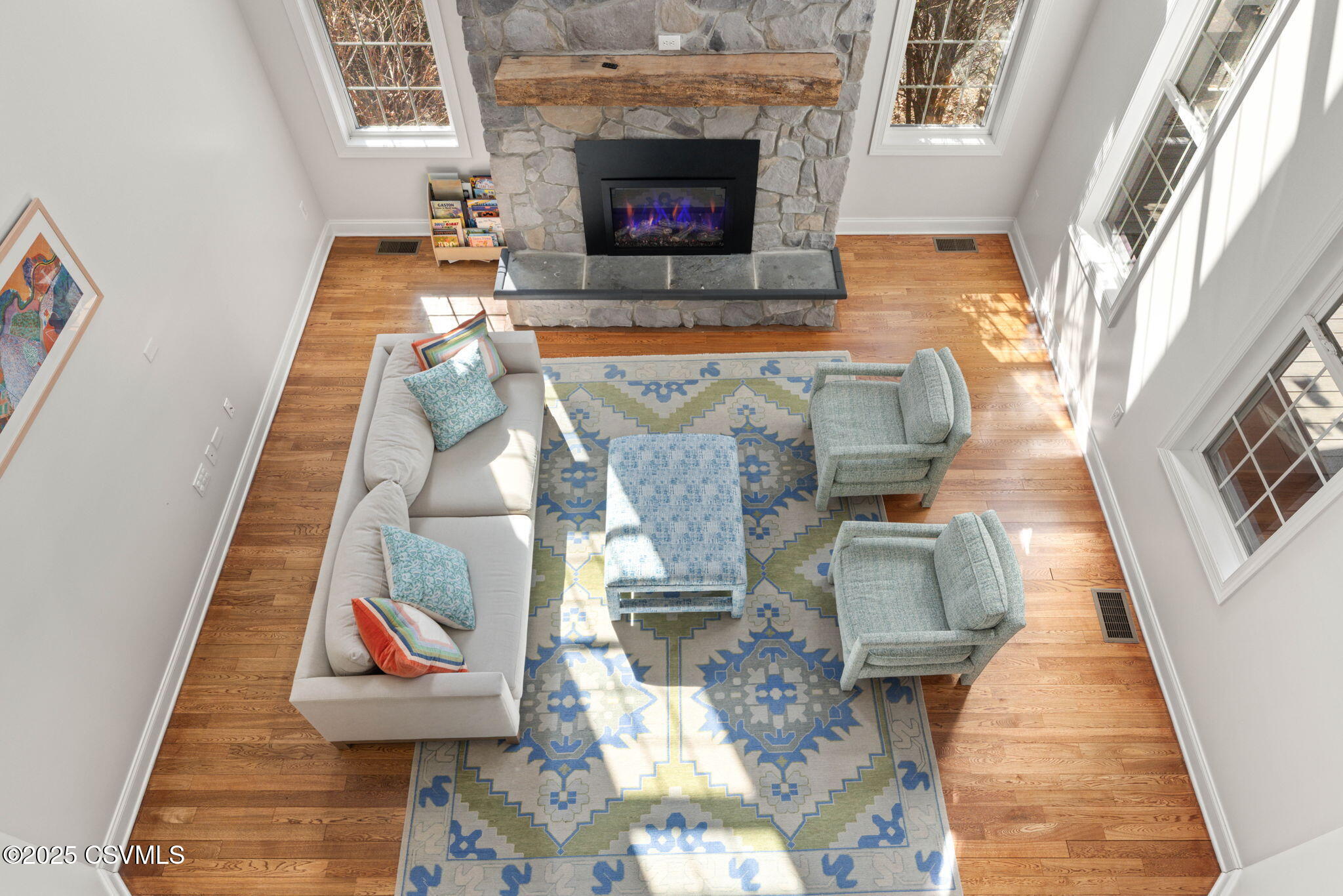 12 E OAKWOOD Drive