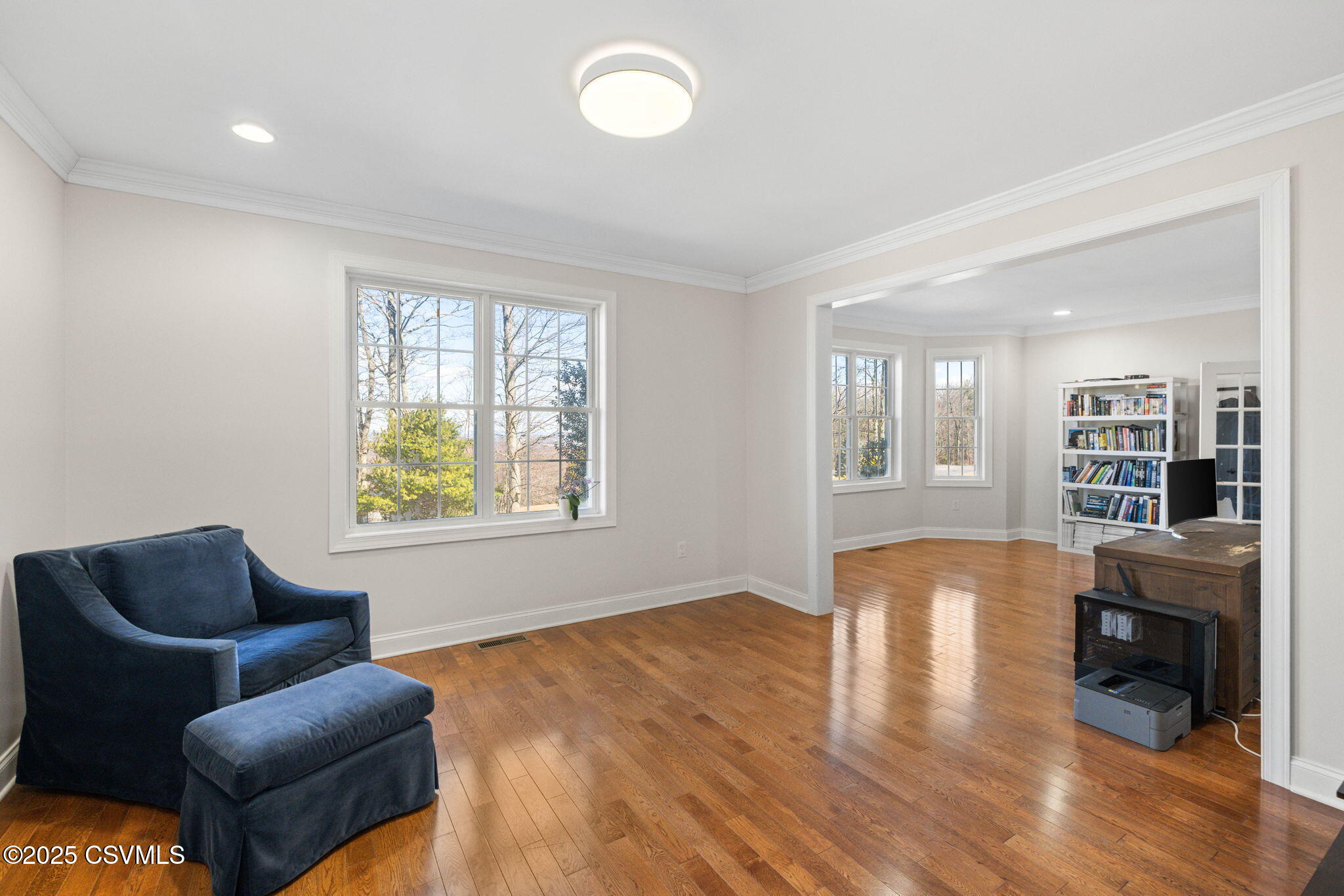 12 E OAKWOOD Drive