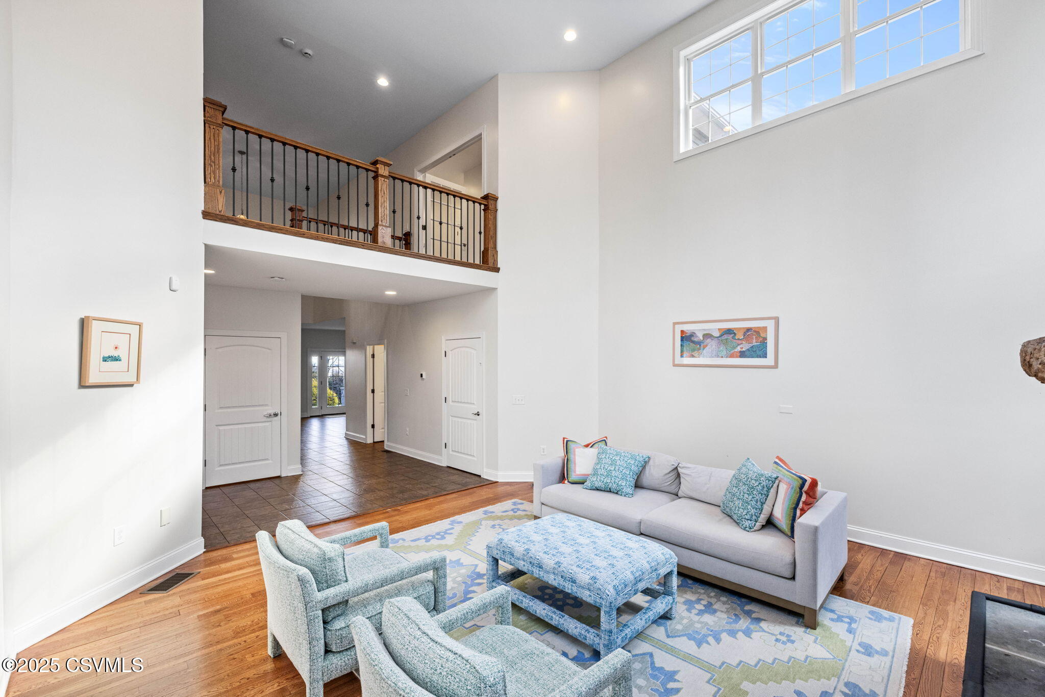 12 E OAKWOOD Drive