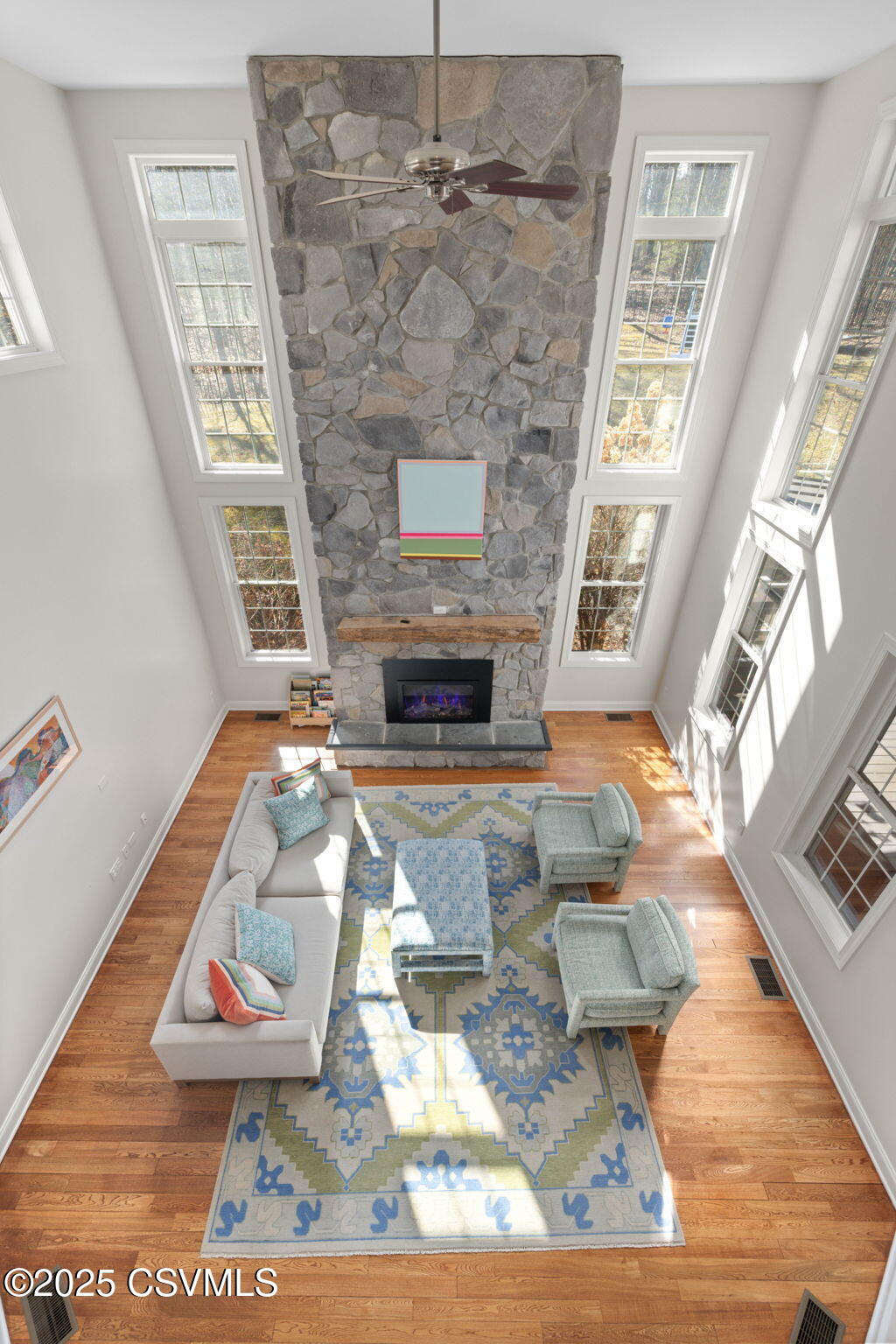12 E OAKWOOD Drive