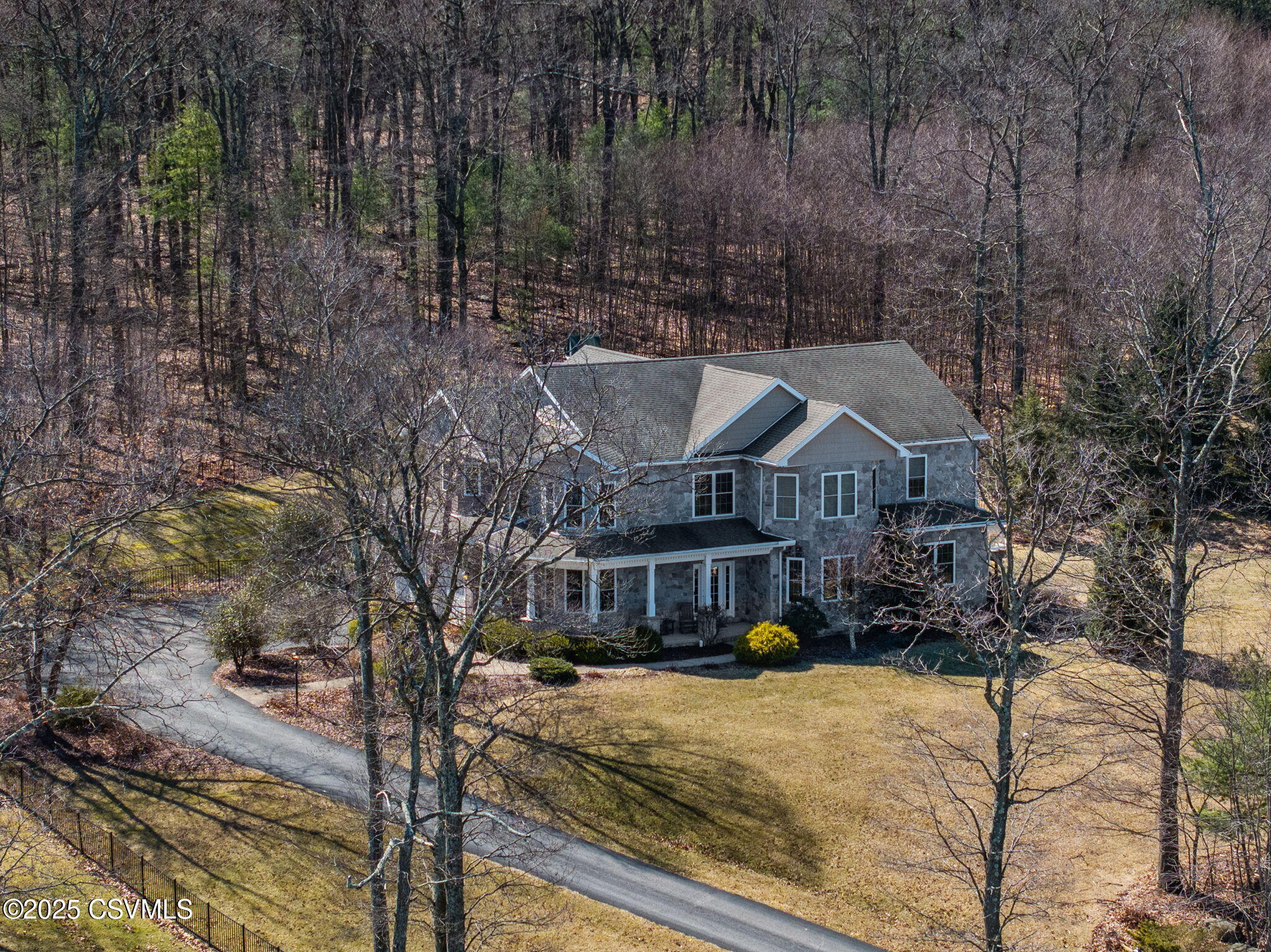 12 E OAKWOOD Drive