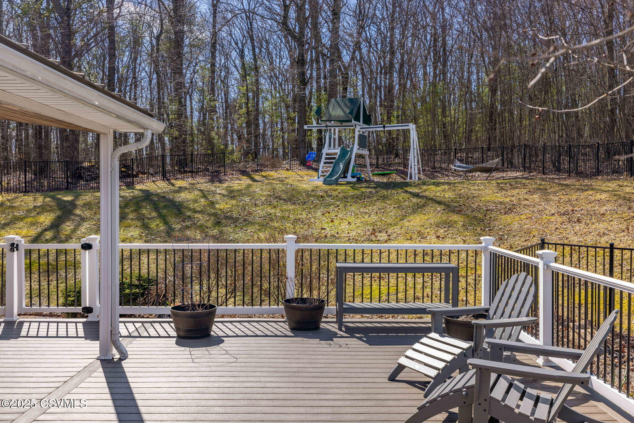 12 E OAKWOOD Drive